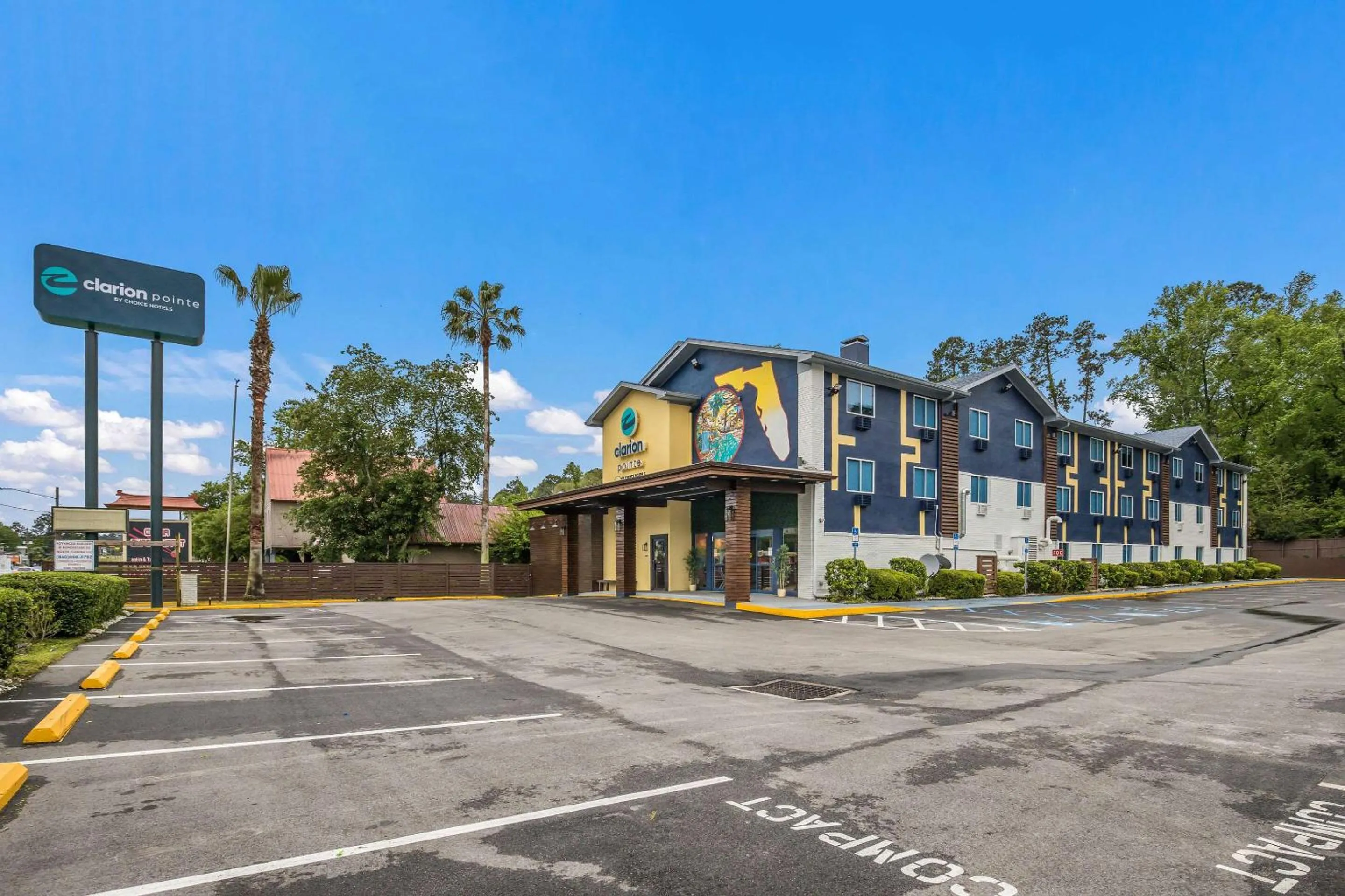 Property building in Clarion Pointe Tallahassee-State Capitol