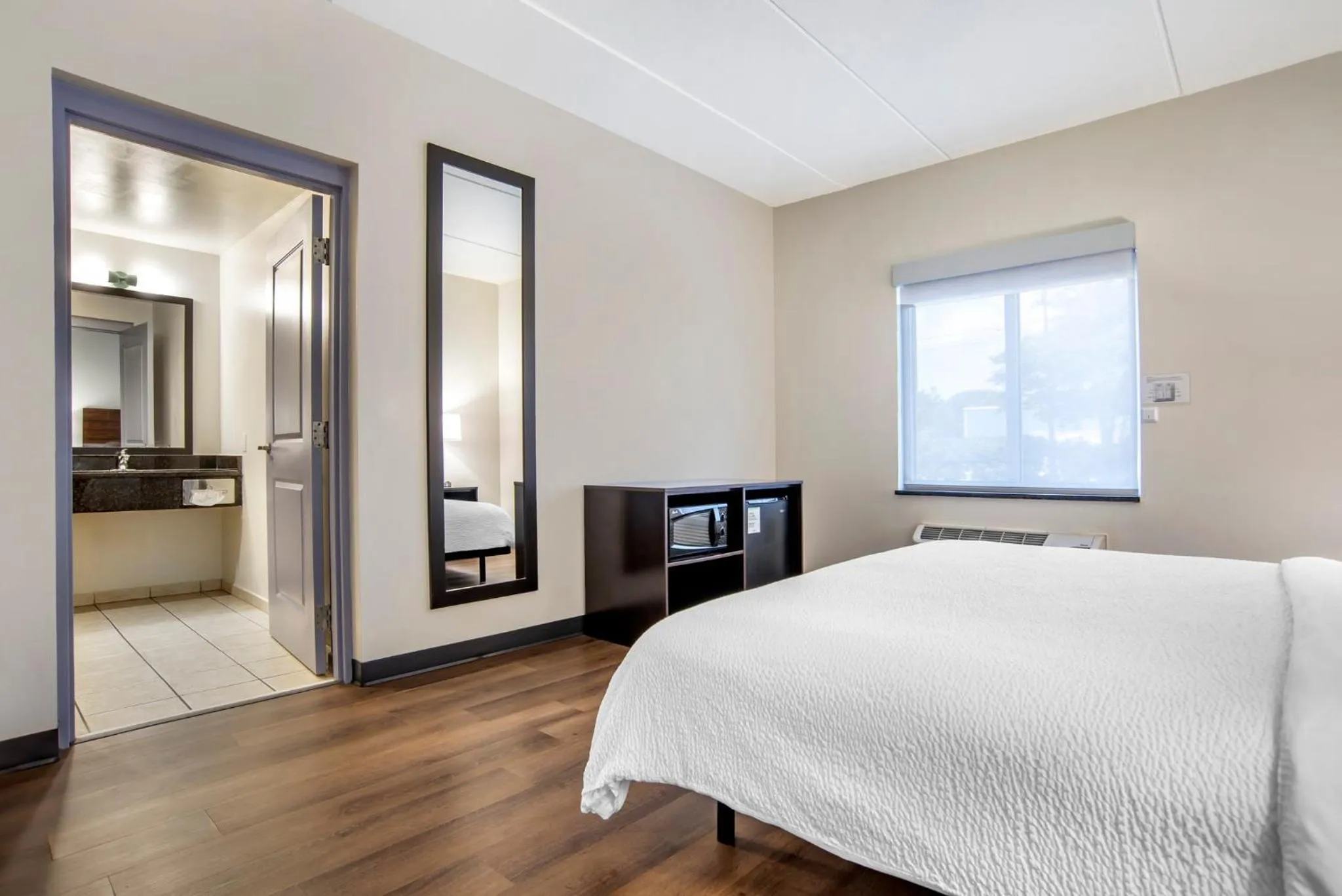 Photo of the whole room, Bed in Garner Hotel Panama City Beach Northeast by IHG