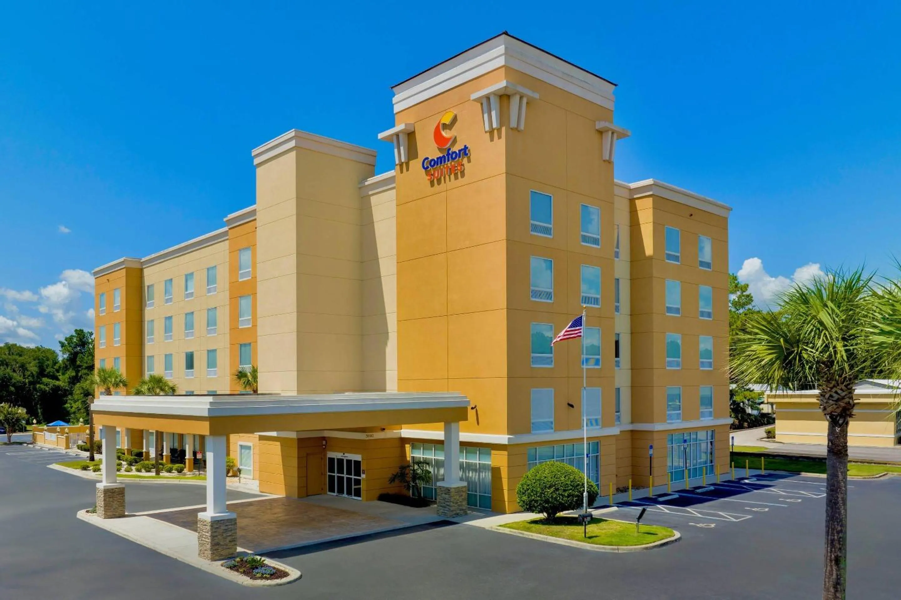 Property building in Comfort Suites Lake City