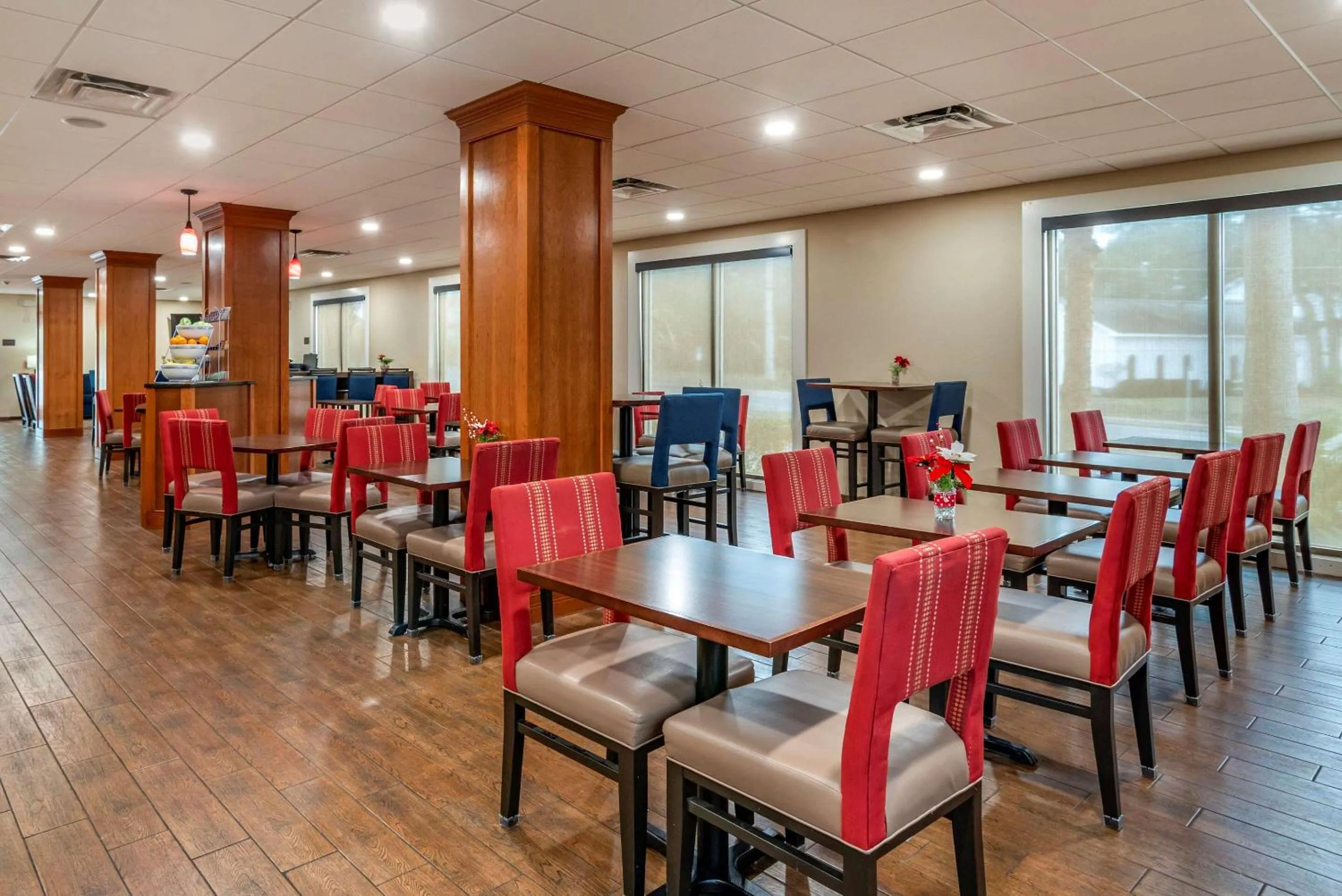 Restaurant/places to eat in Comfort Suites Niceville Near Eglin Air Force Base
