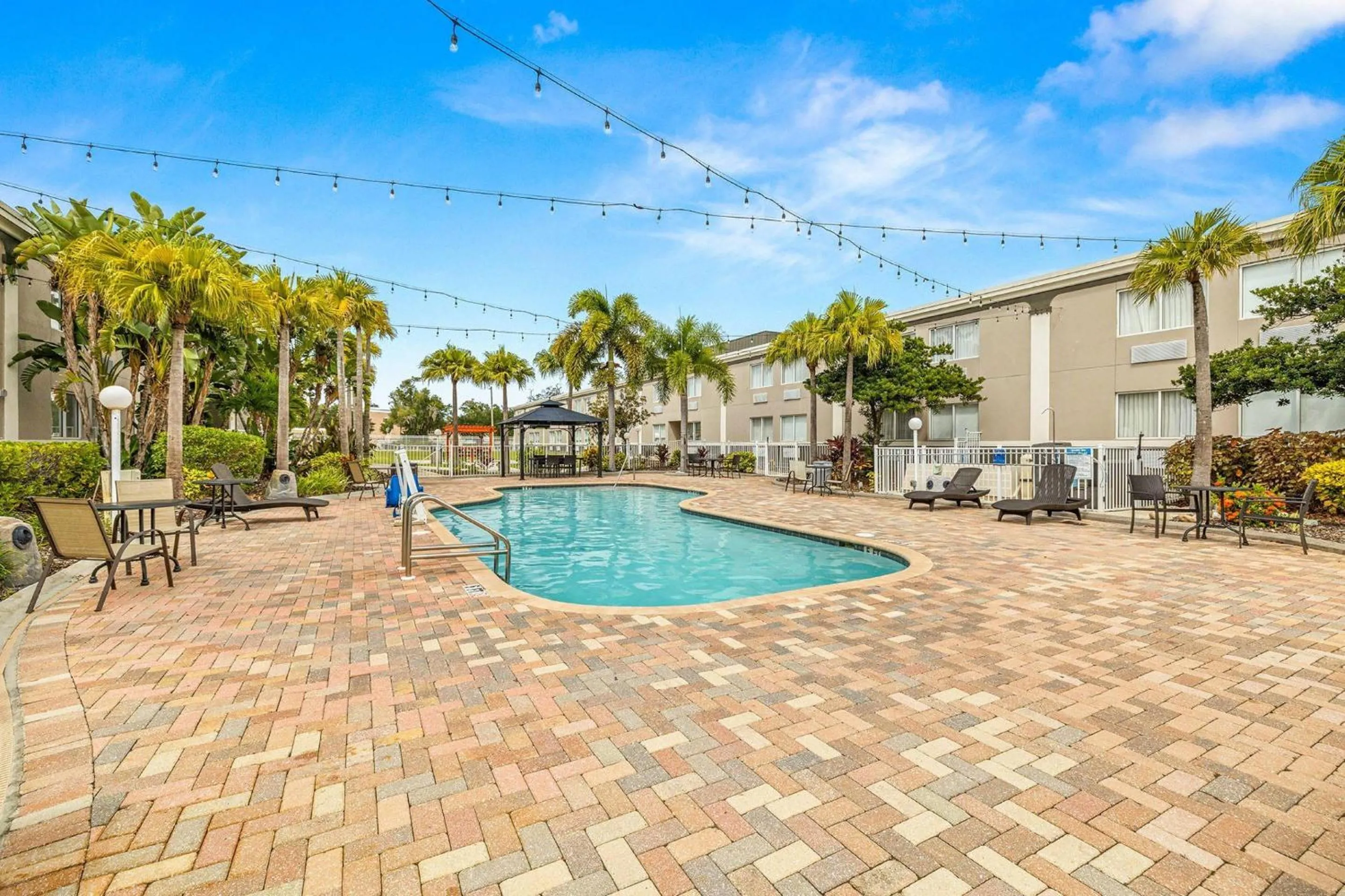 Swimming pool in Quality Inn & Suites Tampa near Fairgrounds and Casino