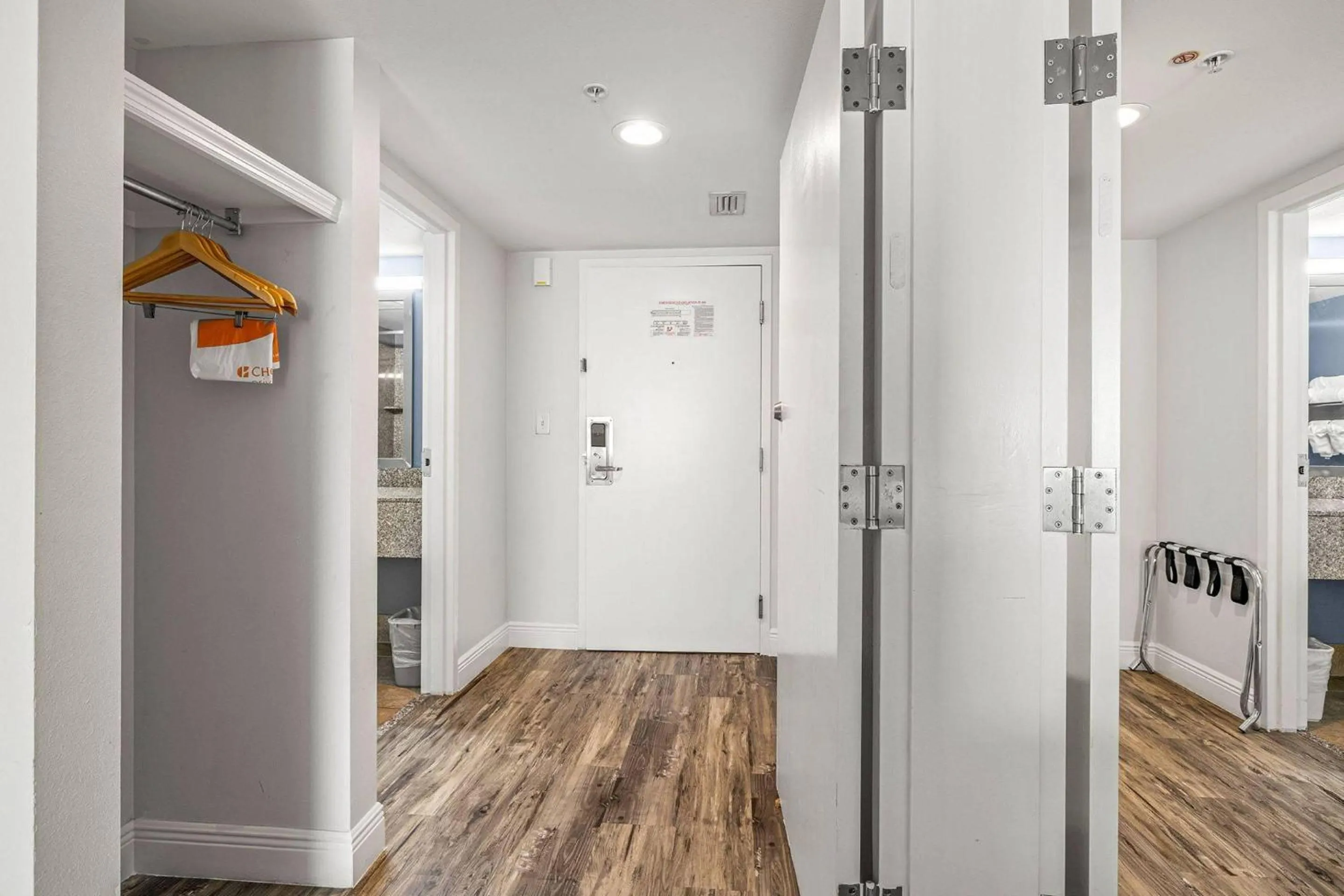 Bedroom in Quality Inn & Suites Tampa near Fairgrounds and Casino