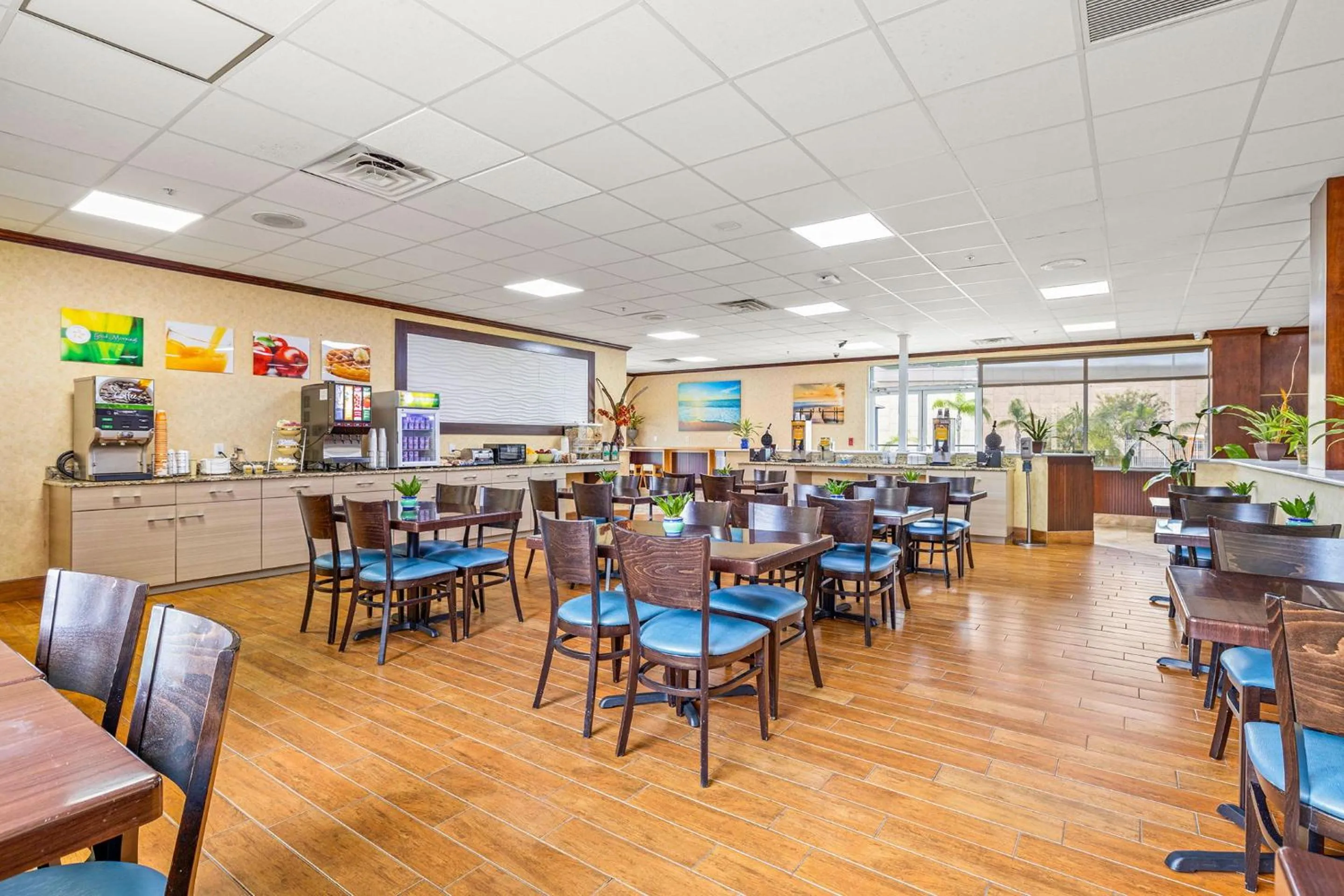 Restaurant/places to eat in Quality Inn & Suites Tampa near Fairgrounds and Casino