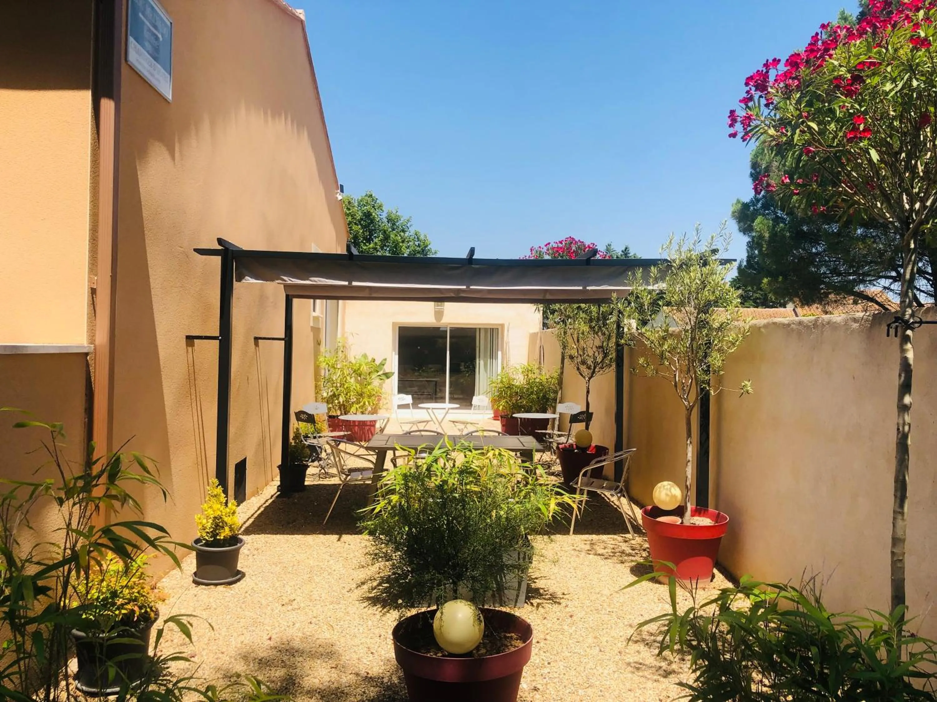 Patio in Lou Meinado, un concept "comme à l'hôtel"