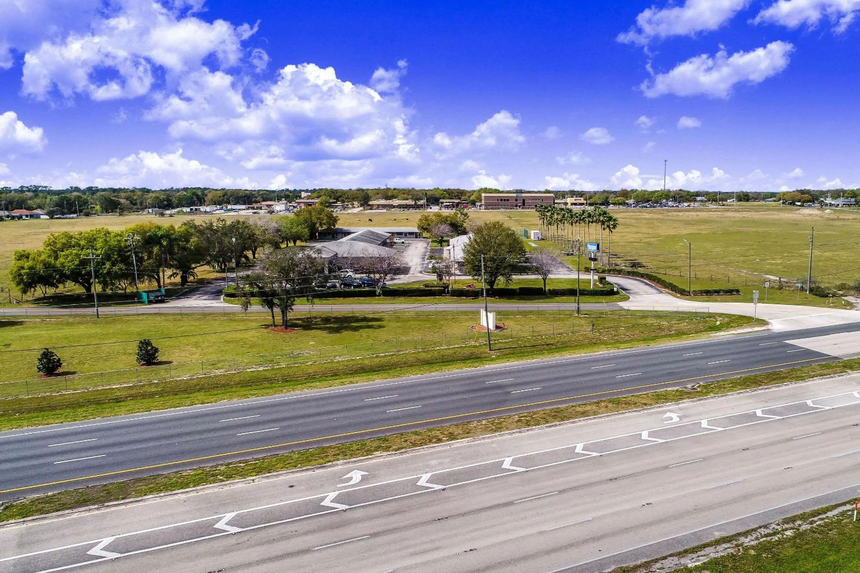 Property building in Rodeway Inn & Suites Haines City - Winter Haven