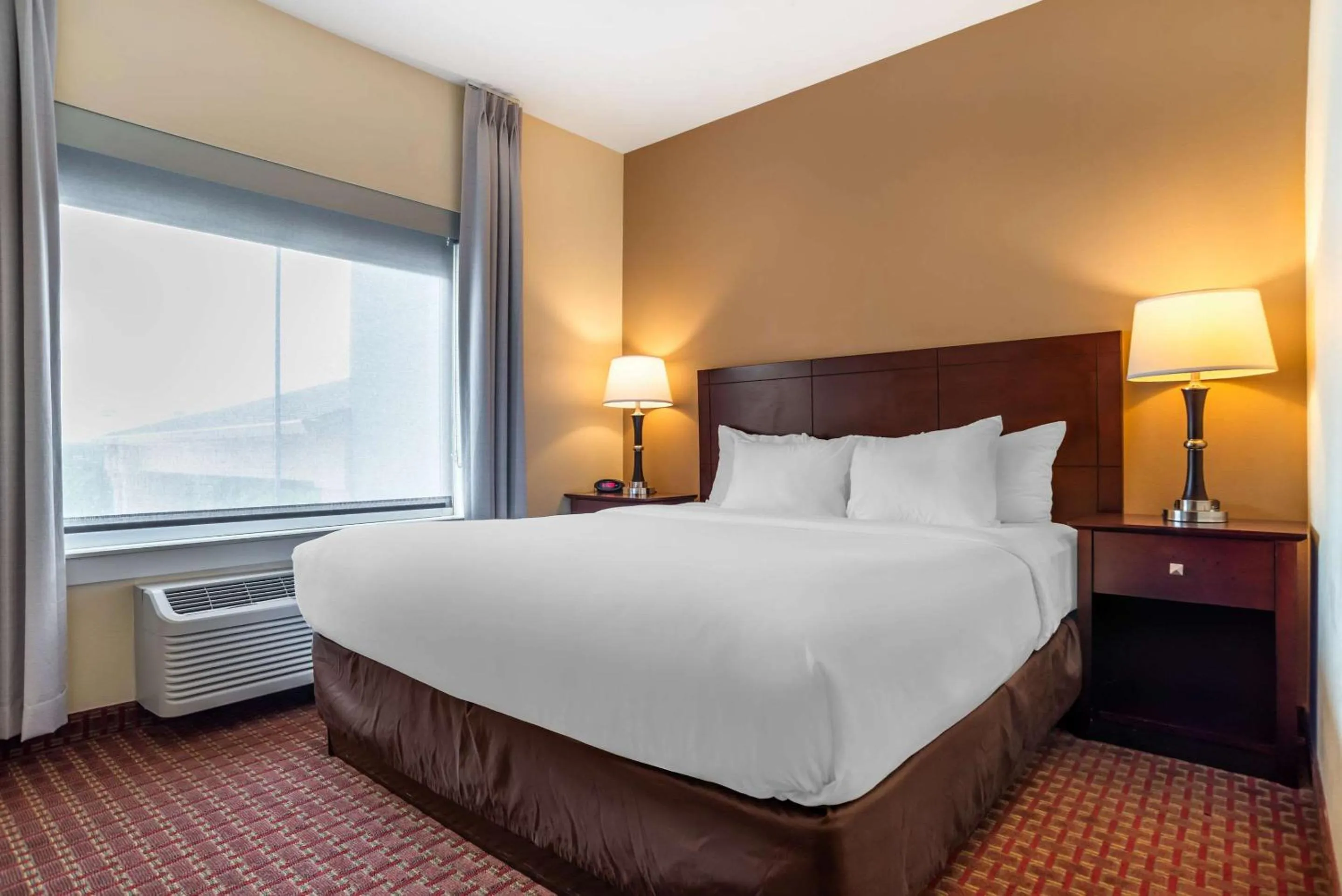 Bedroom, Bed in Comfort Inn & Suites