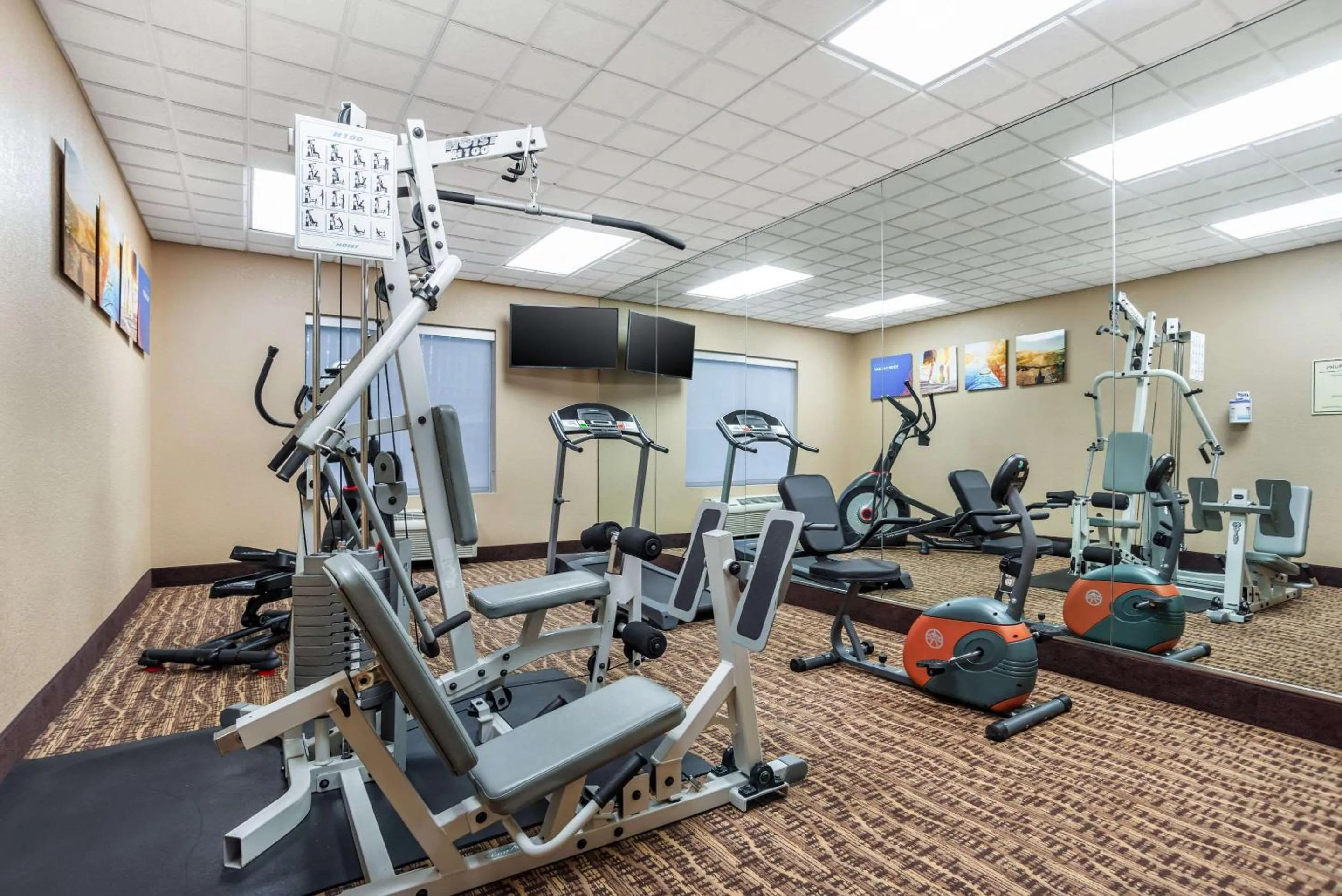 Fitness centre/facilities in Comfort Inn & Suites
