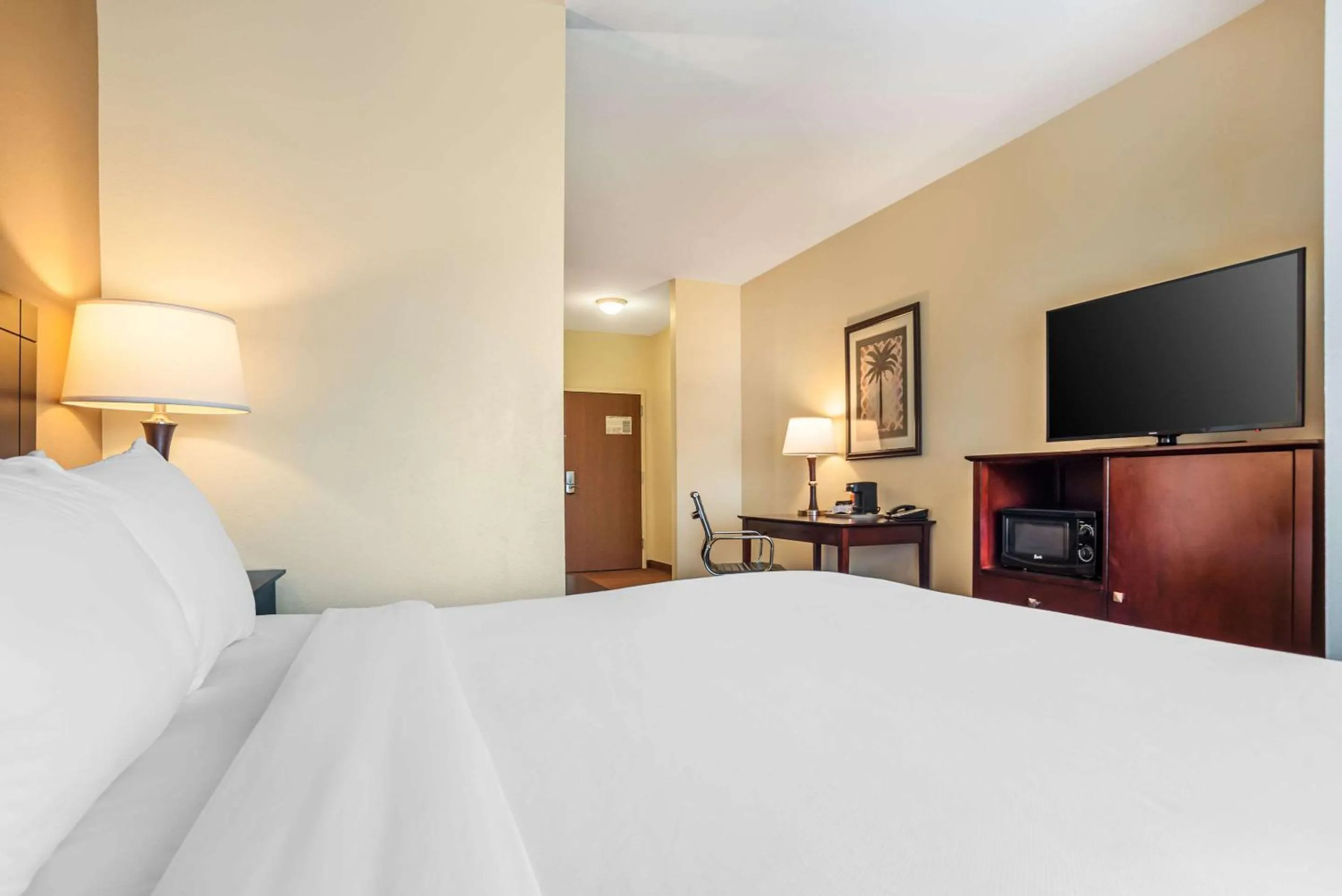 Bedroom, Bed in Comfort Inn & Suites