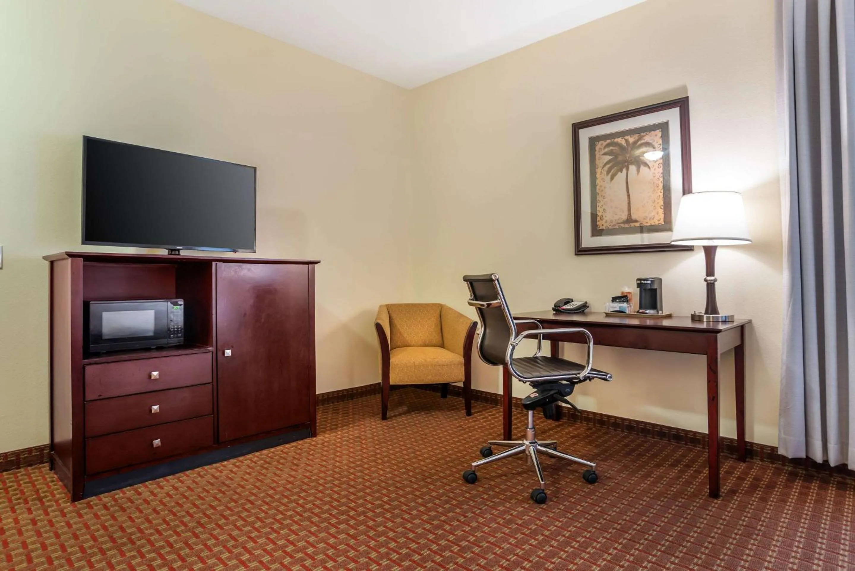 Bedroom in Comfort Inn & Suites