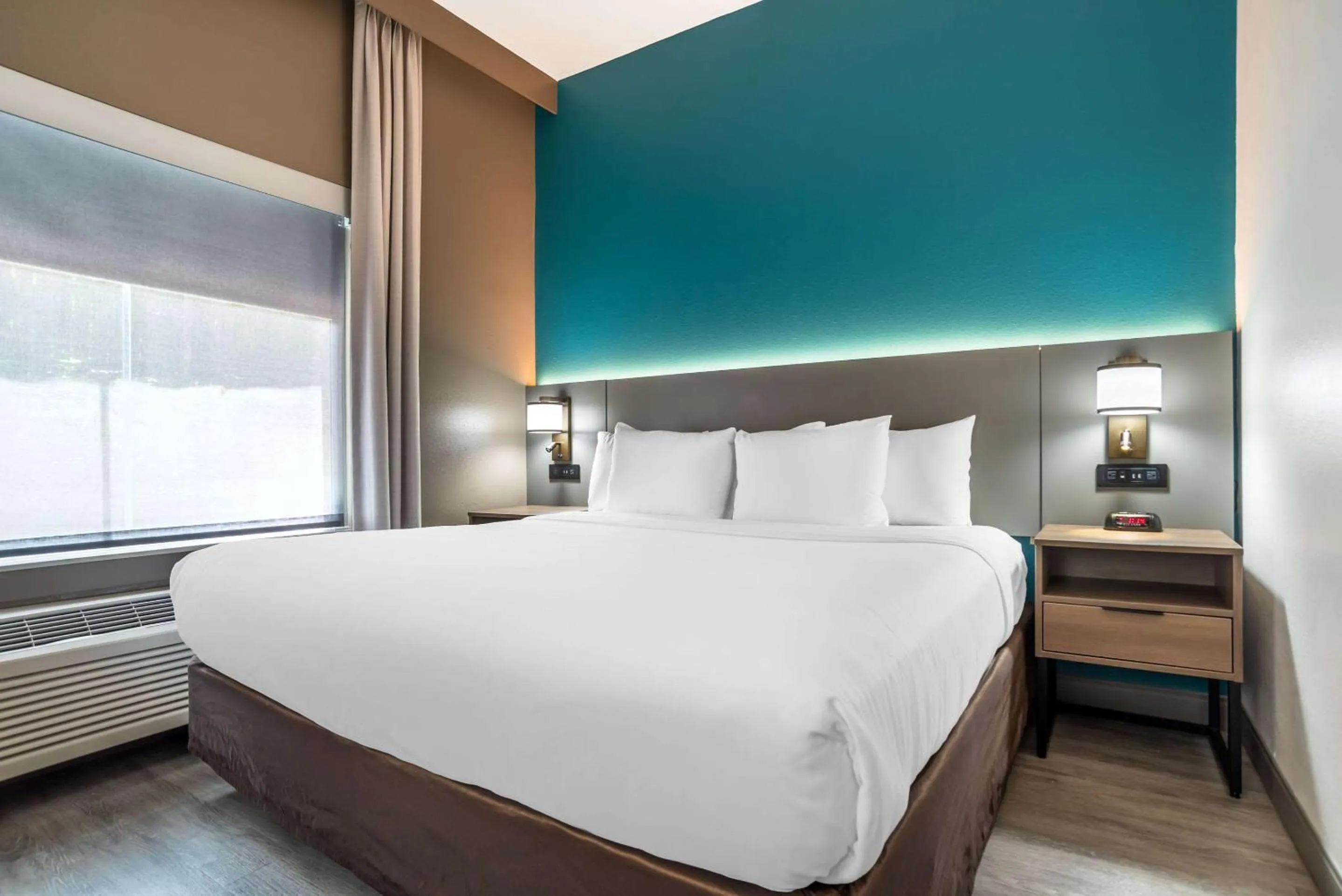 Bedroom, Bed in Comfort Inn & Suites