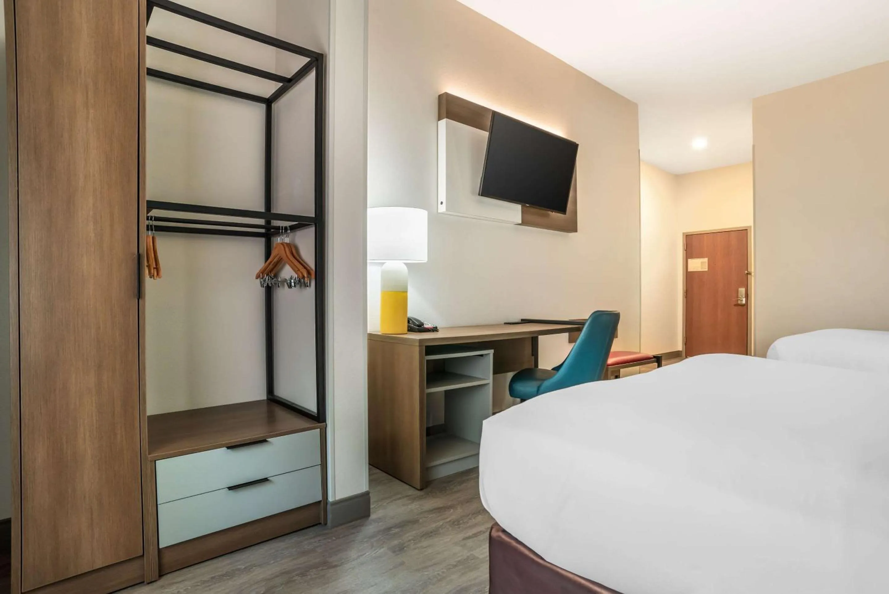 Bedroom, Bed in Comfort Inn & Suites