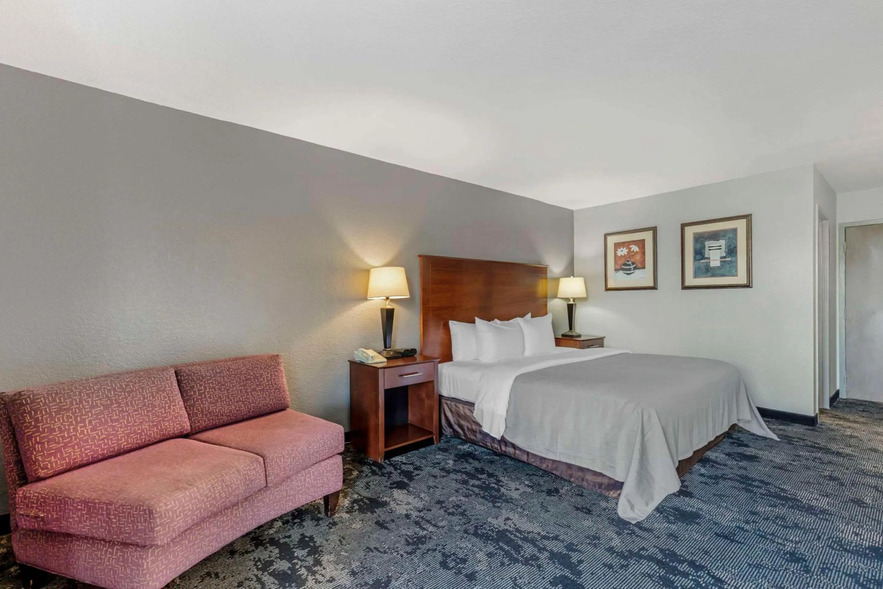 Bedroom, Bed in Quality Inn Downtown Stuart