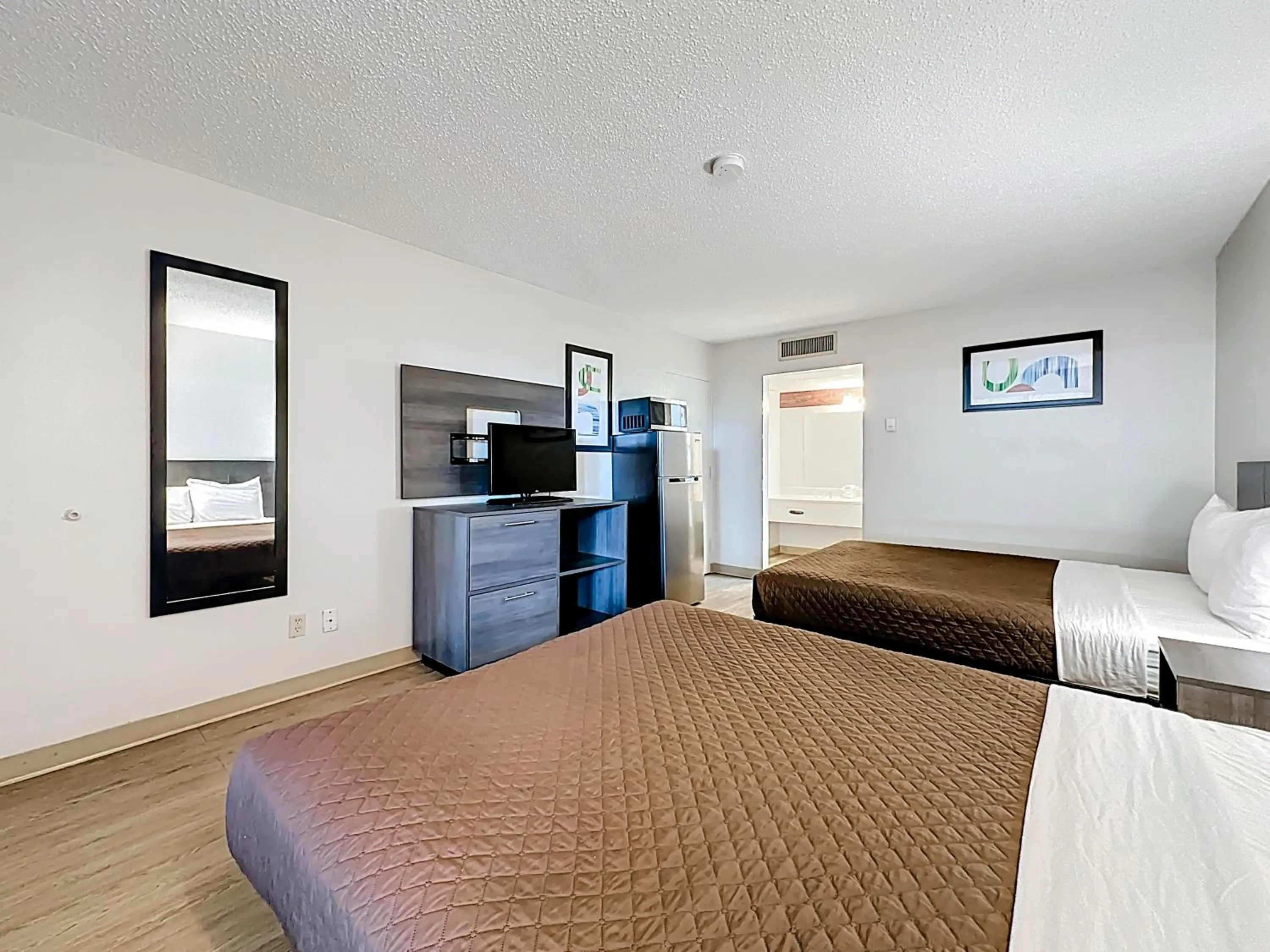 Bedroom, Bed in Stayable Jax West