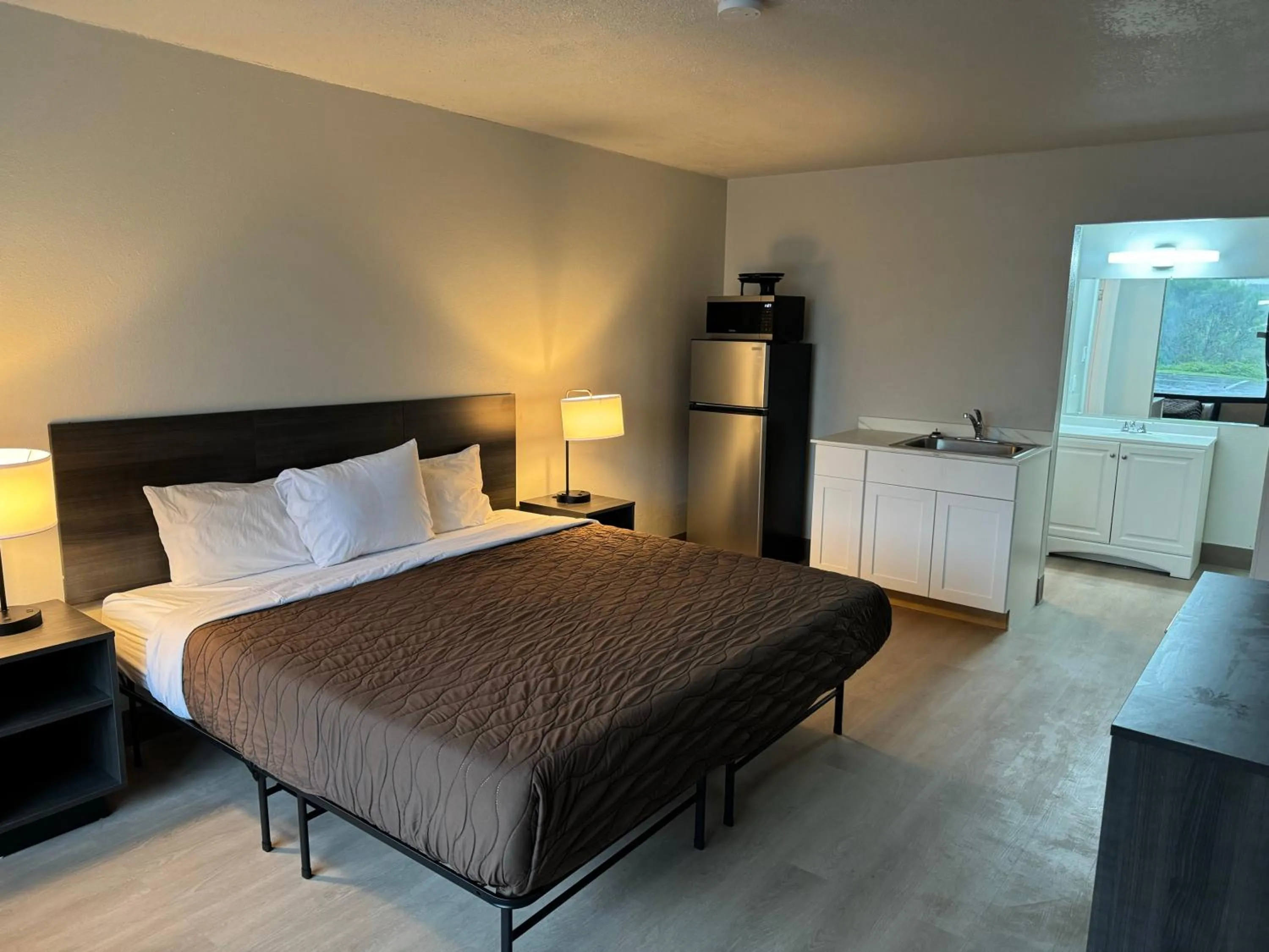 Bedroom, Bed in Stayable Jax West