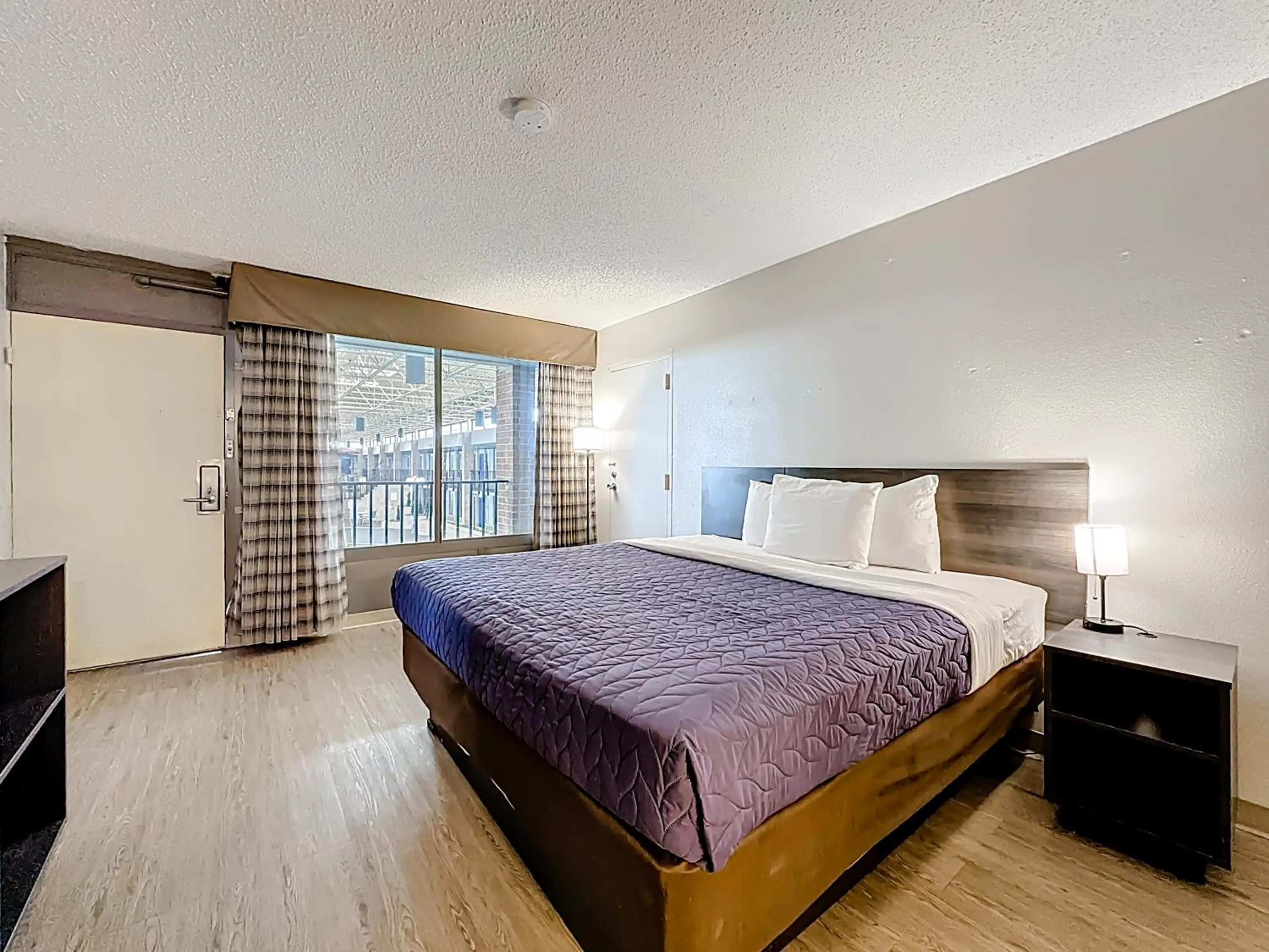 Bed in Stayable Jax West