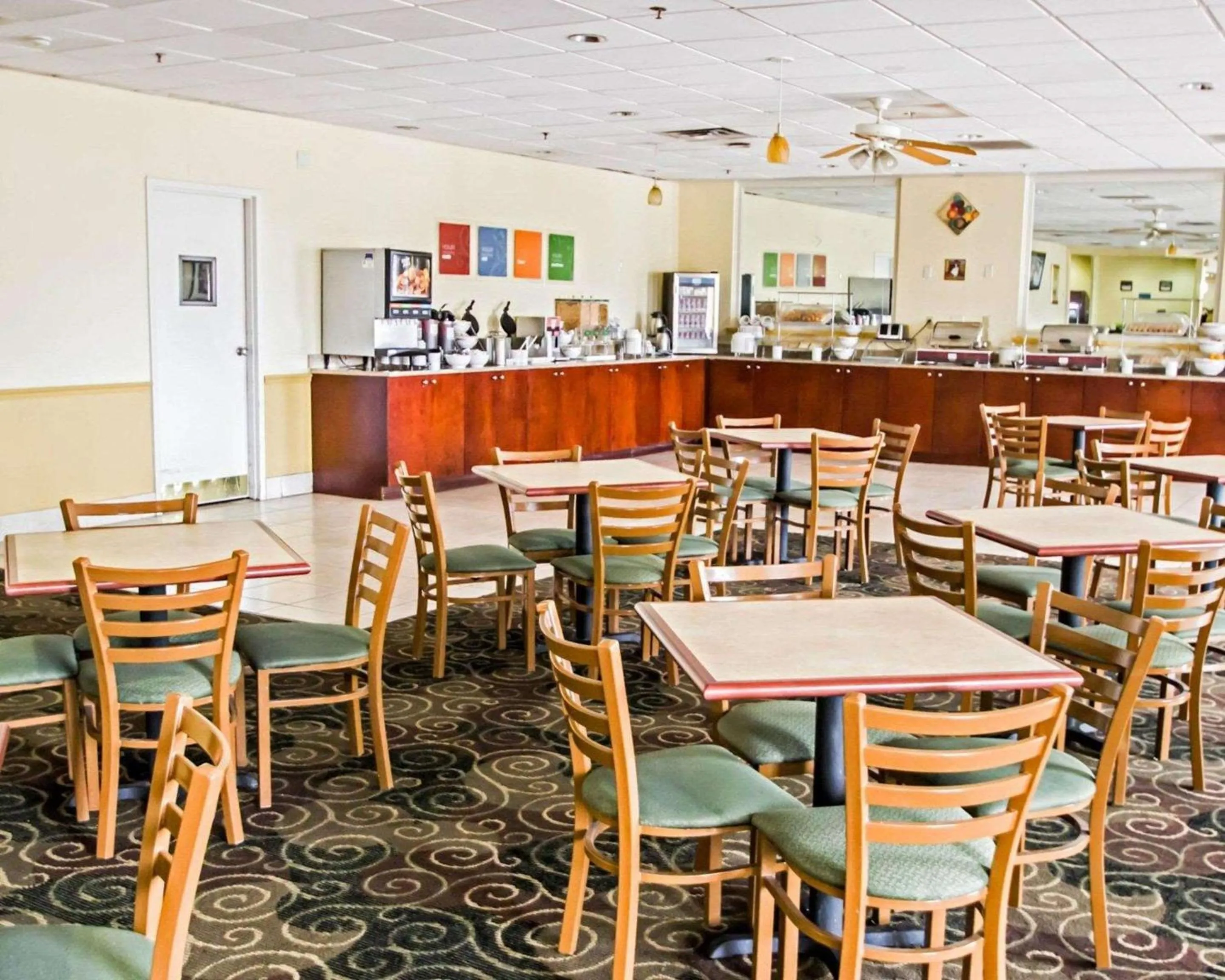 Restaurant/places to eat in Quality Inn & Suites Winter Park Village Area