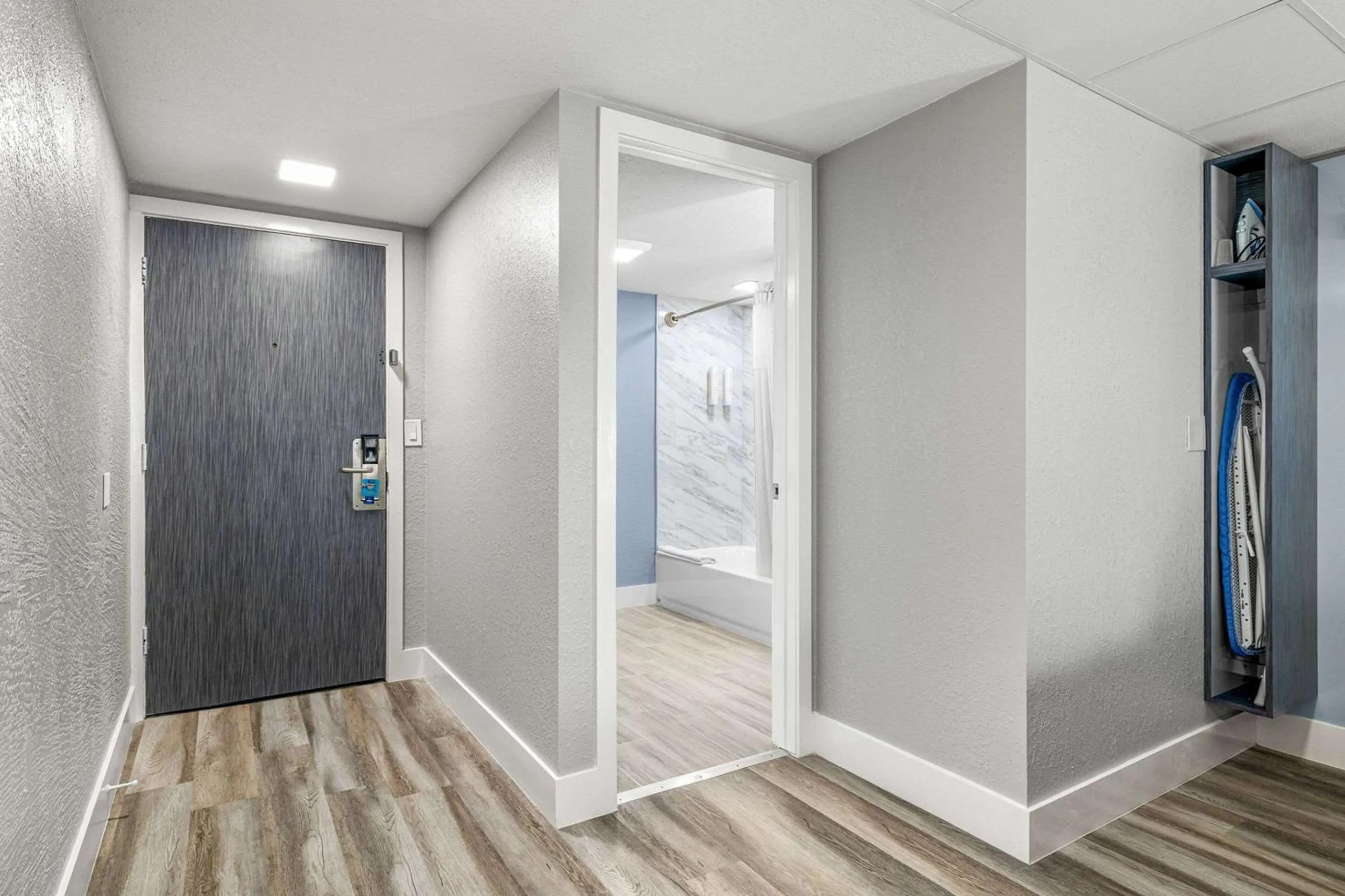 Bedroom in Clarion Pointe Tampa-Brandon Near Fairgrounds and Casino