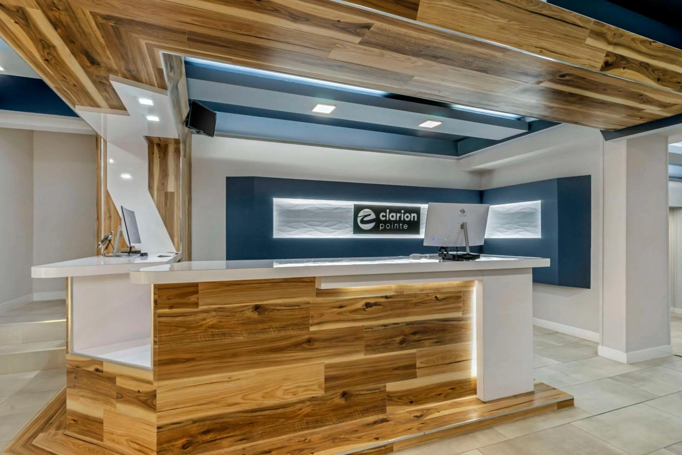 Lobby or reception in Clarion Pointe Tampa-Brandon Near Fairgrounds and Casino