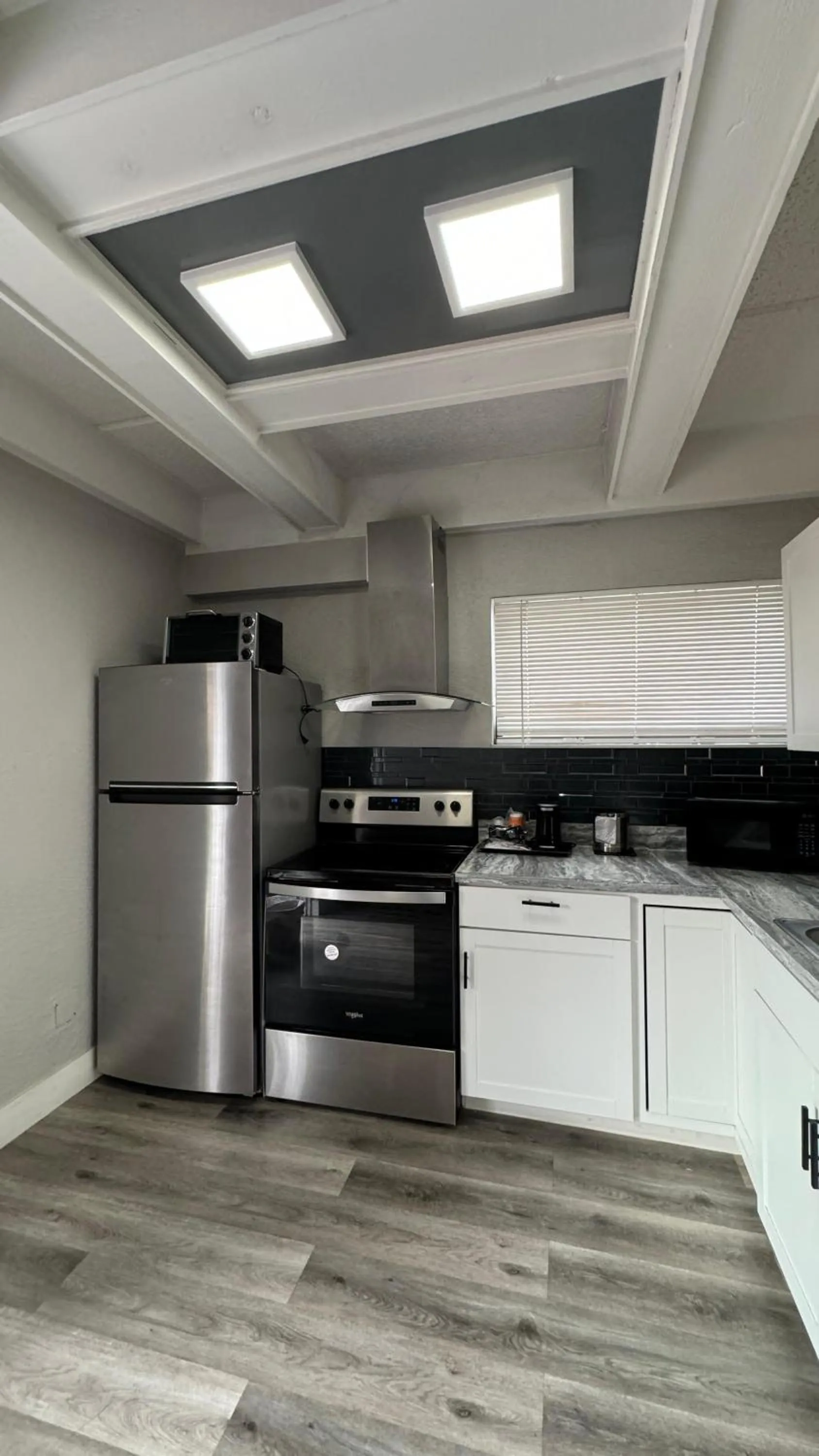 kitchen in Clarion Pointe Tampa-Brandon Near Fairgrounds and Casino