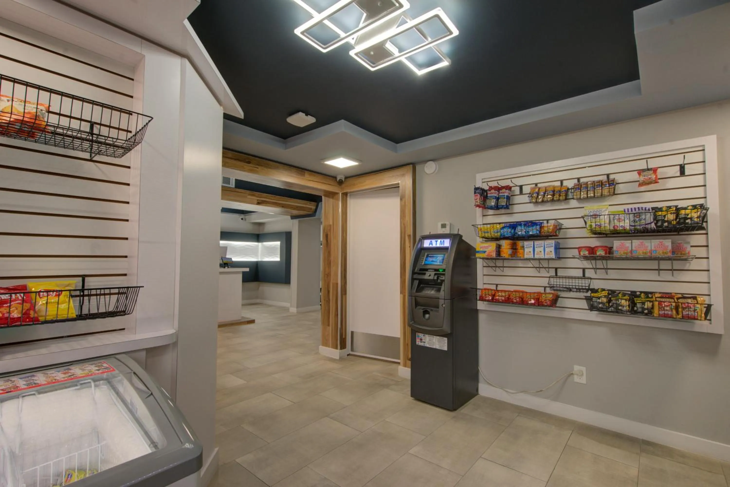 vending machine in Clarion Pointe Tampa-Brandon Near Fairgrounds and Casino