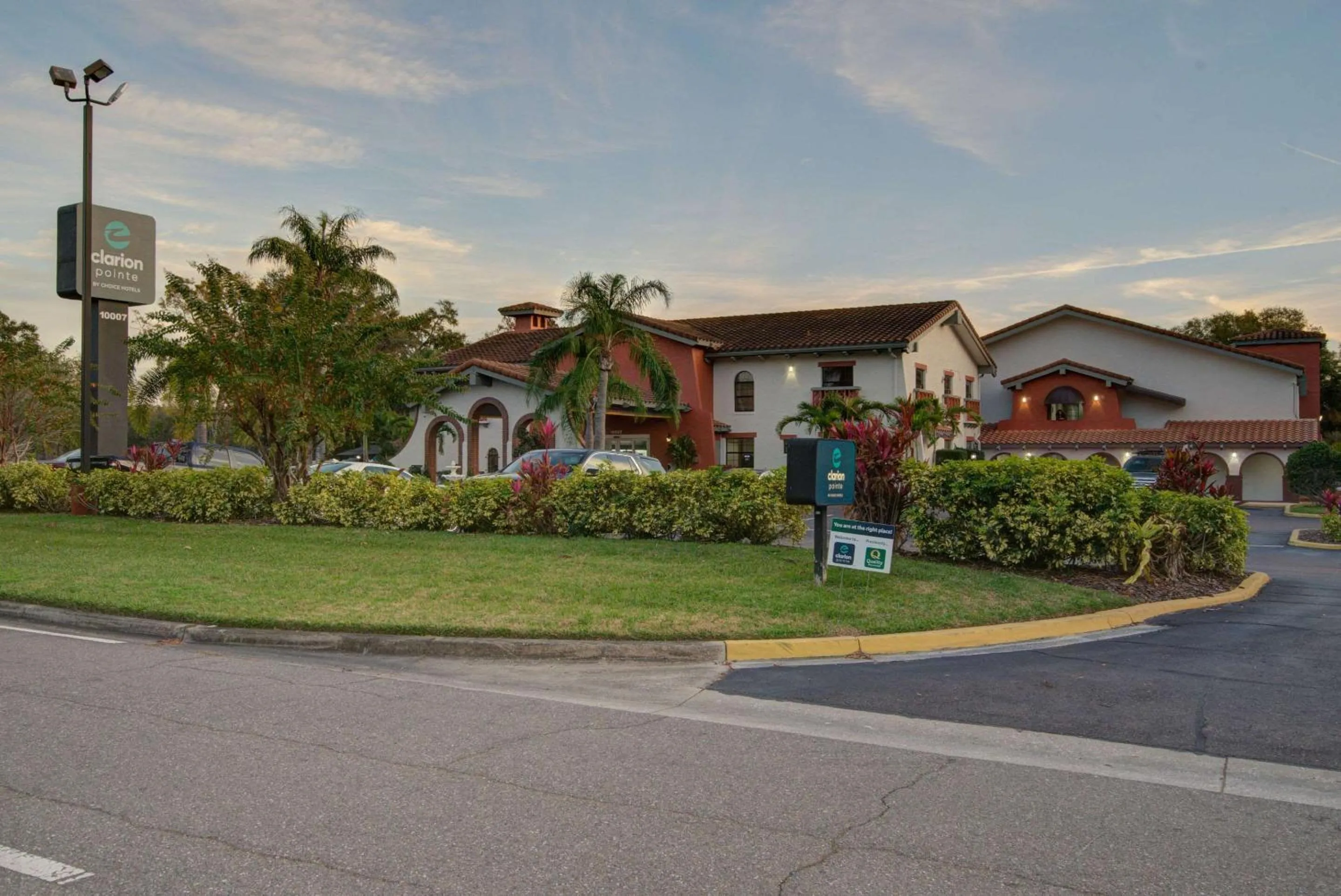 Property building in Clarion Pointe Tampa-Brandon Near Fairgrounds and Casino