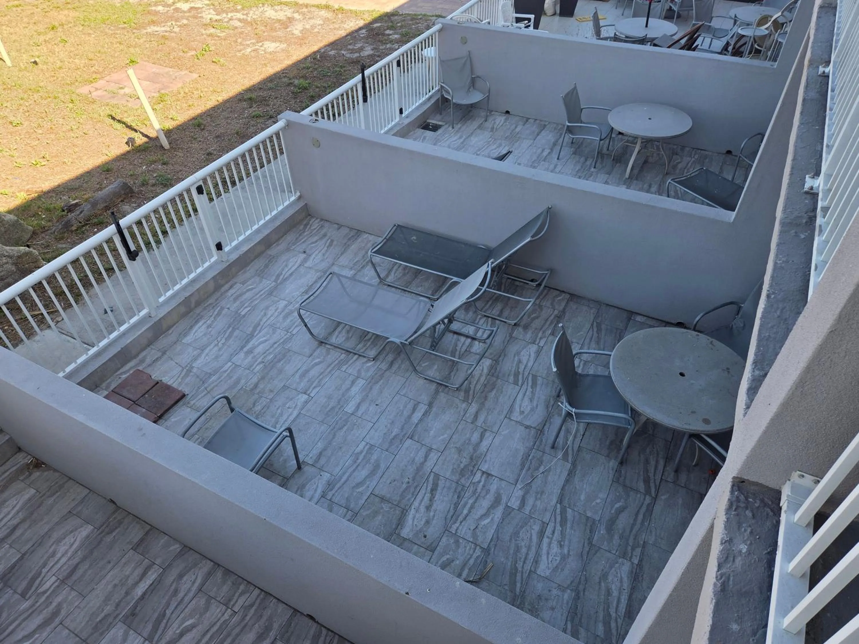 Patio in Beach House Inn