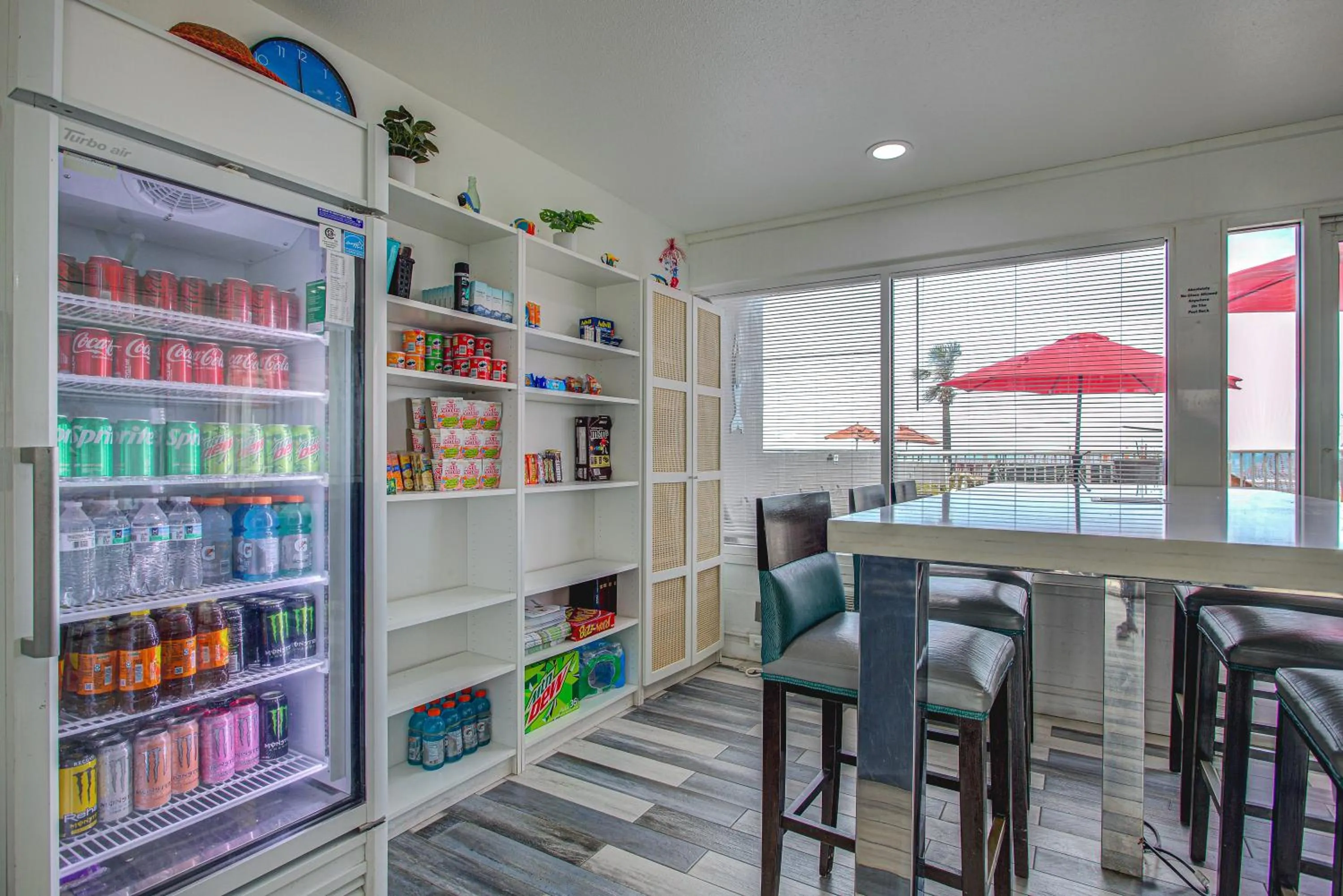 Food and drinks in Beach House Inn