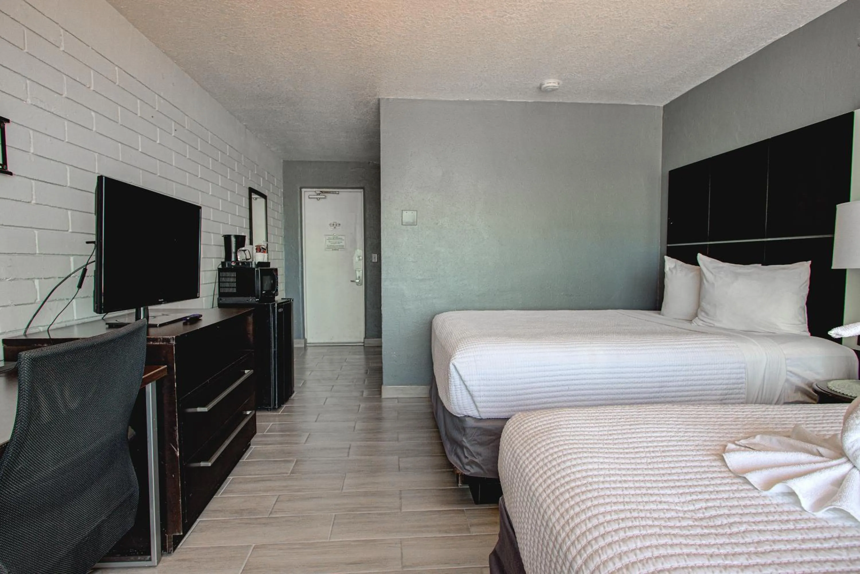 Bed in Beach House Inn