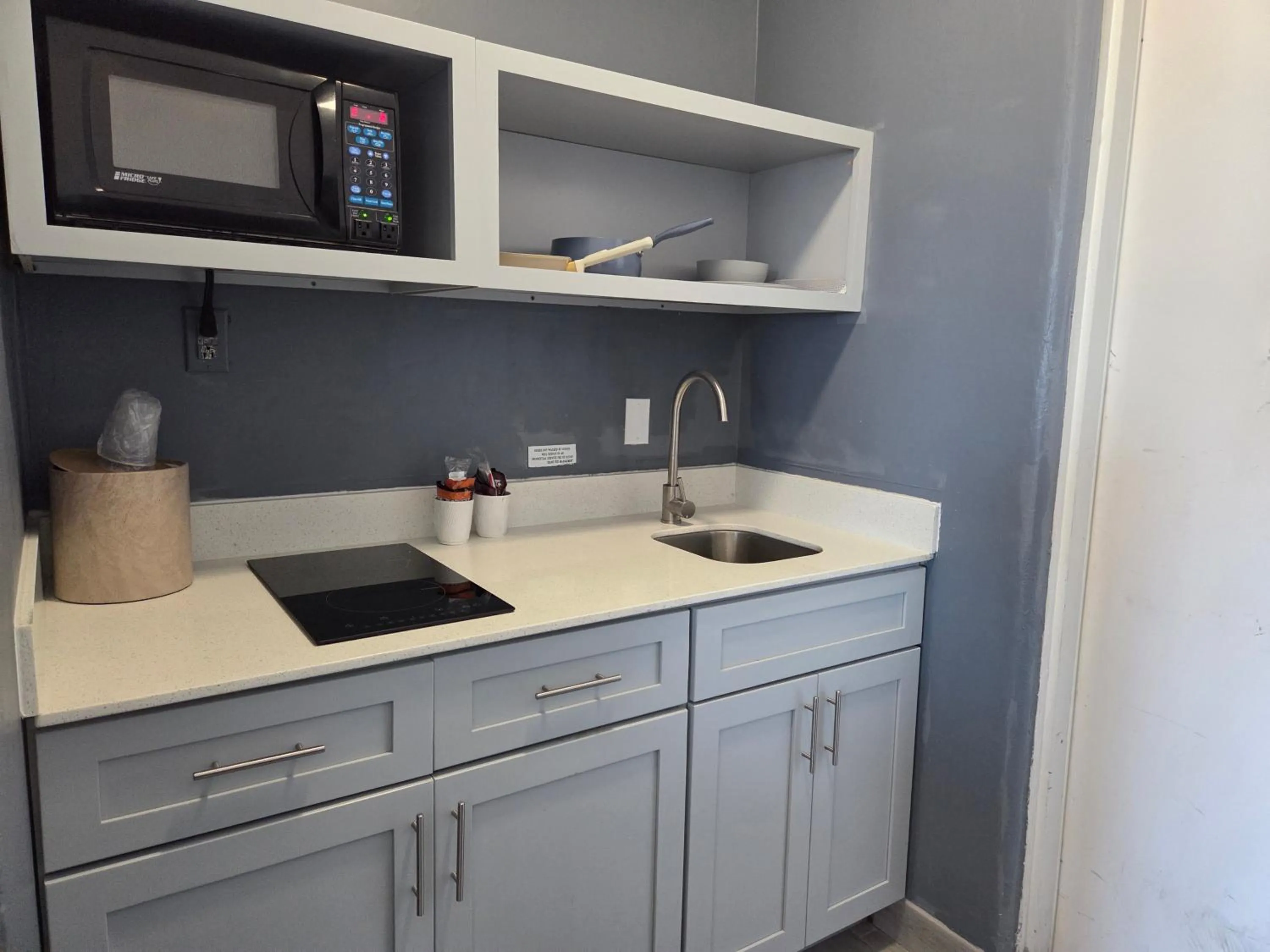 Kitchen or kitchenette in Beach House Inn