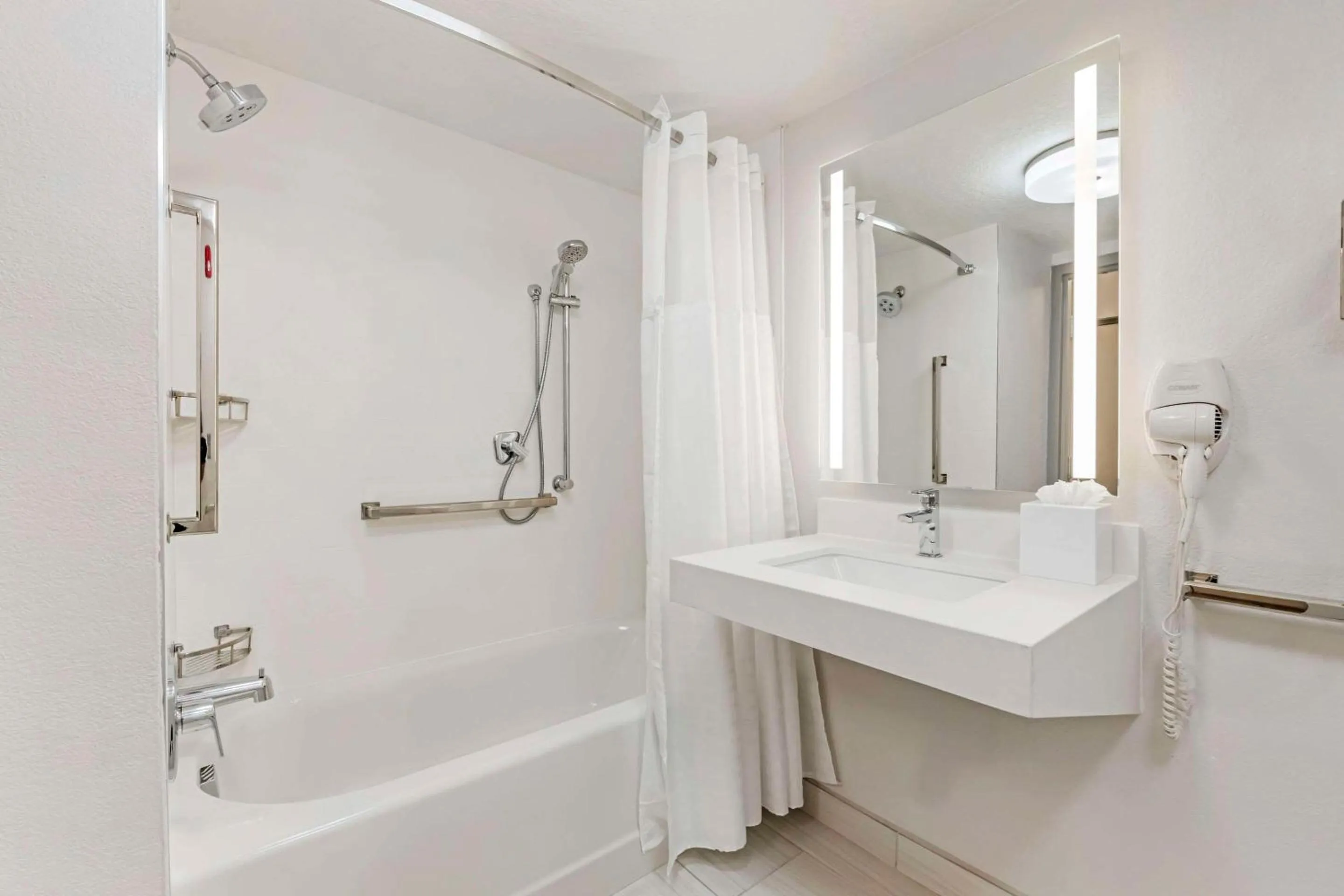 Bathroom in Comfort Inn & Suites Near Universal Orlando Resort-Convention Ctr