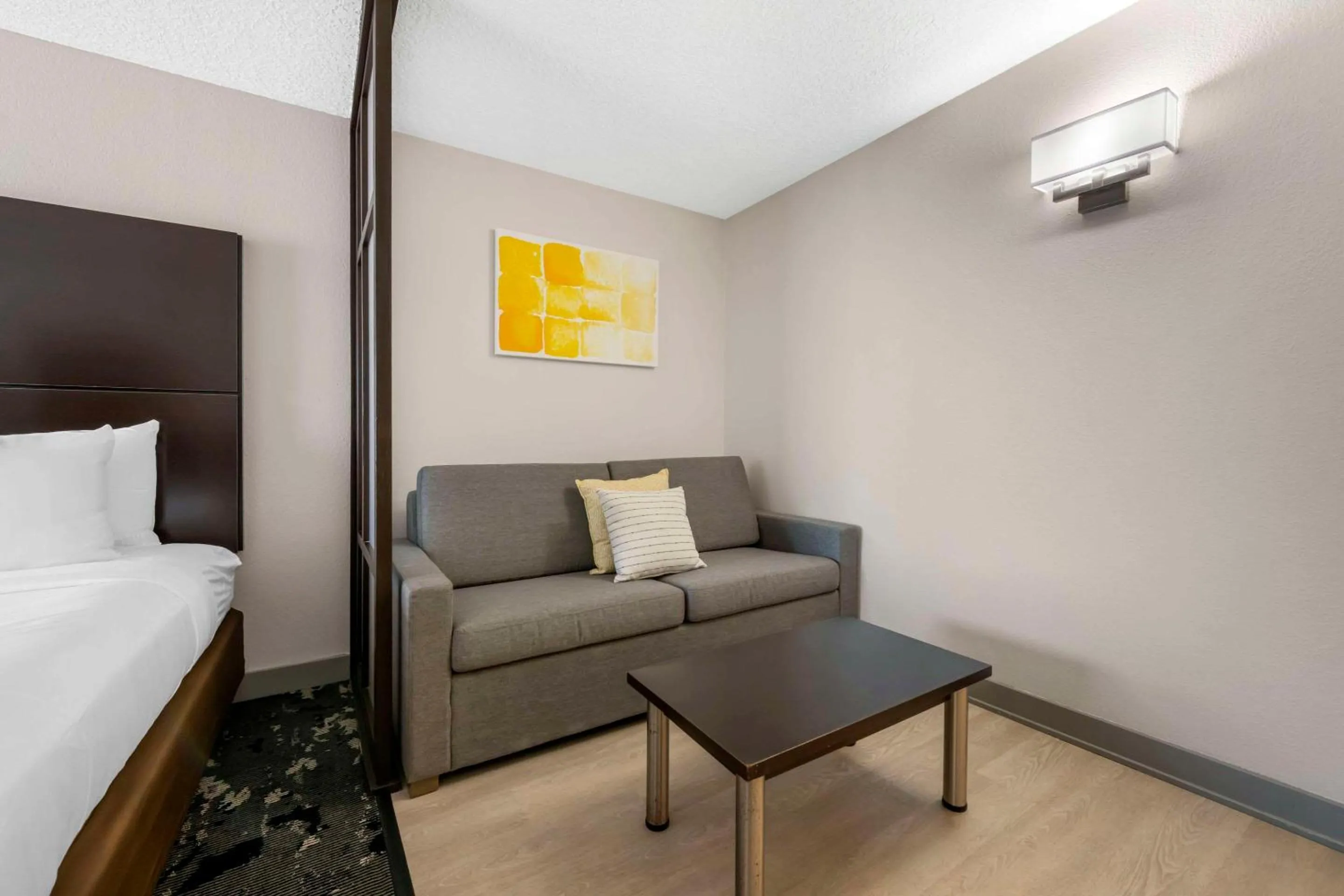 Bedroom, Bed in Comfort Inn & Suites Near Universal Orlando Resort-Convention Ctr