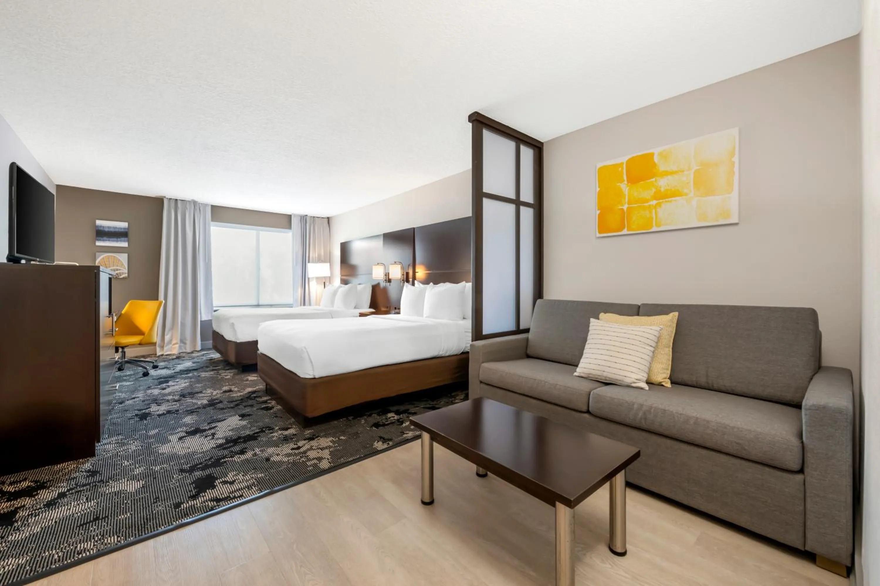 Photo of the whole room, Bed in Comfort Inn & Suites Near Universal Orlando Resort-Convention Ctr