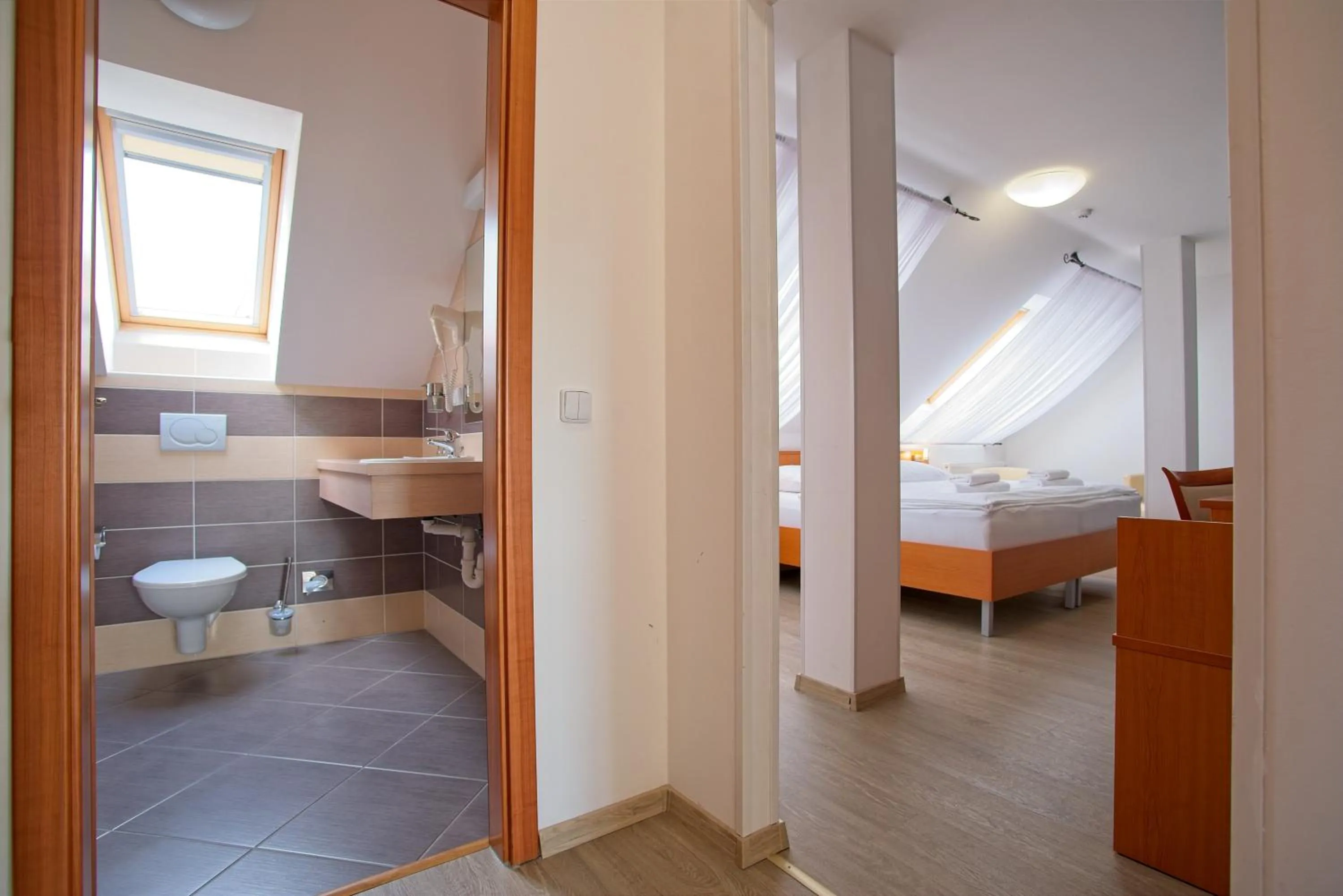 Bathroom, Bed in Wine Wellness Hotel Amande Hustopeče