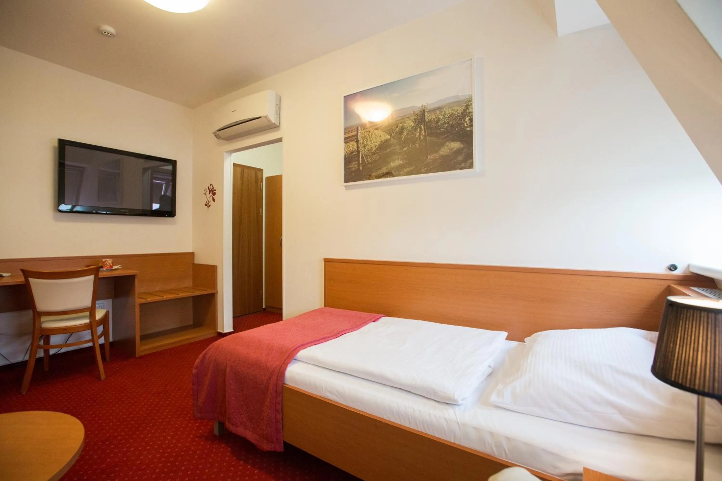 Bed in Wine Wellness Hotel Amande Hustopeče