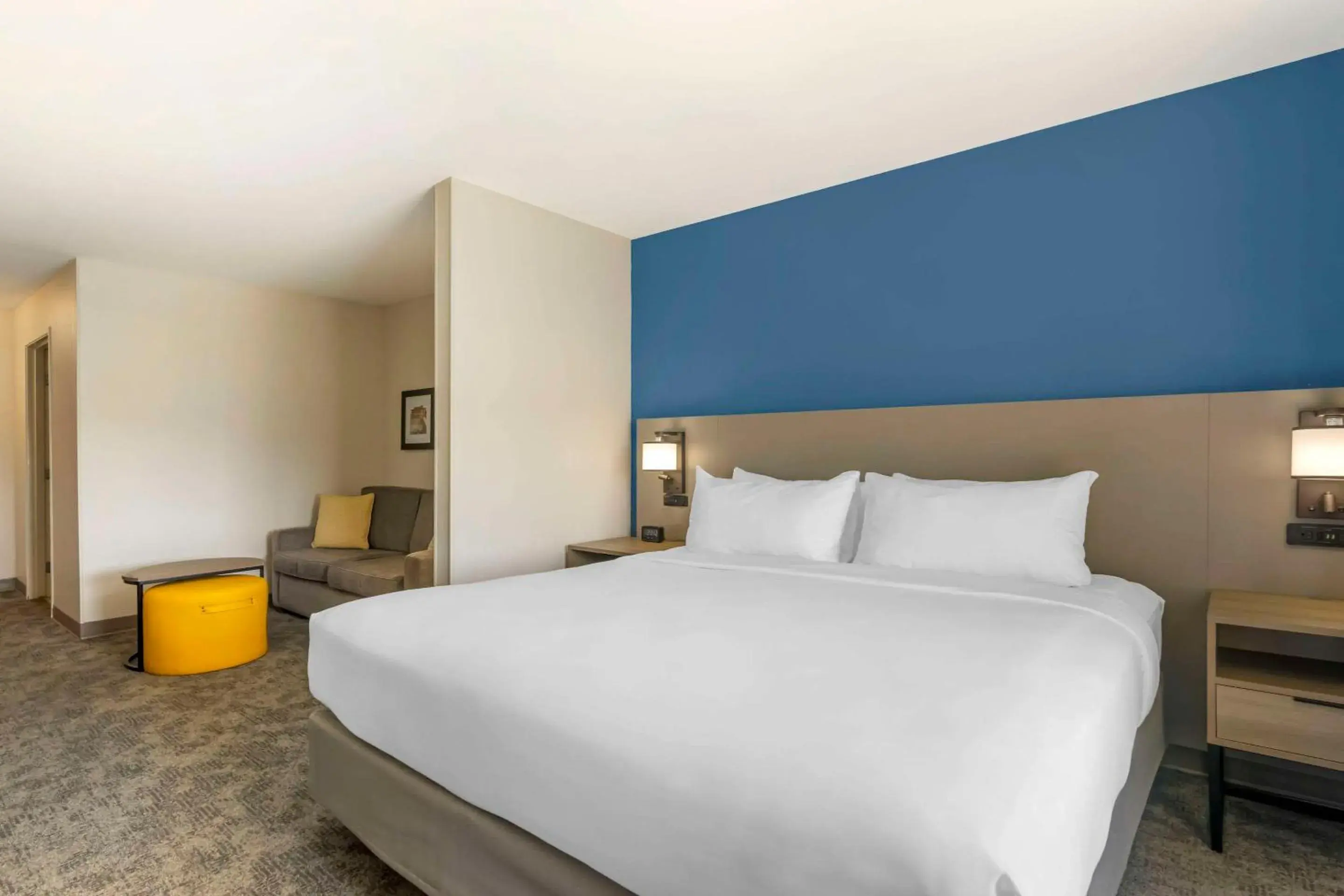 King Suite - Non-Smoking in Comfort Suites Sarasota-Siesta Key King Suite - Non-Smoking in Comfort Suites Sarasota-Siesta Key