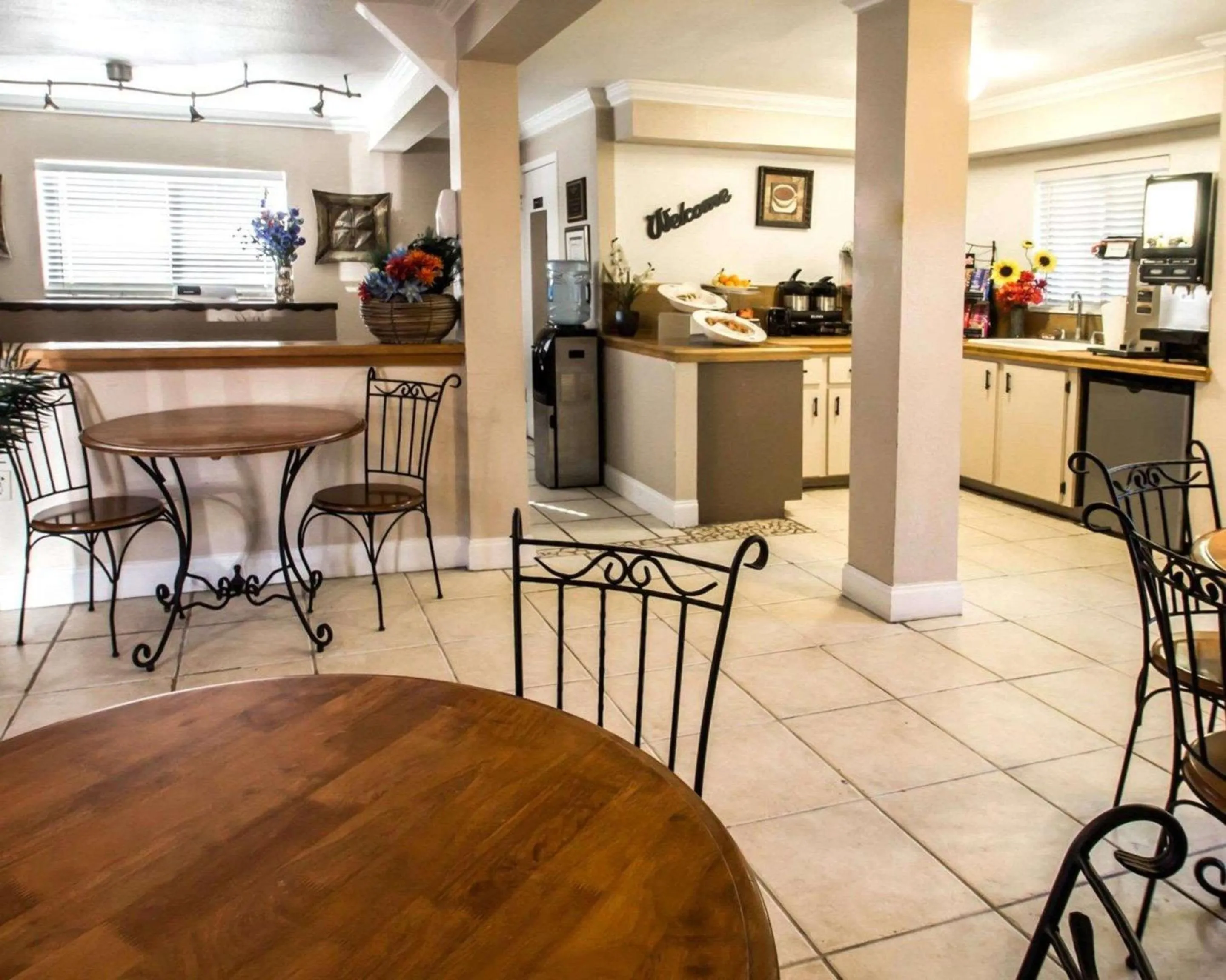 Lobby or reception in Rodeway Inn Apopka South