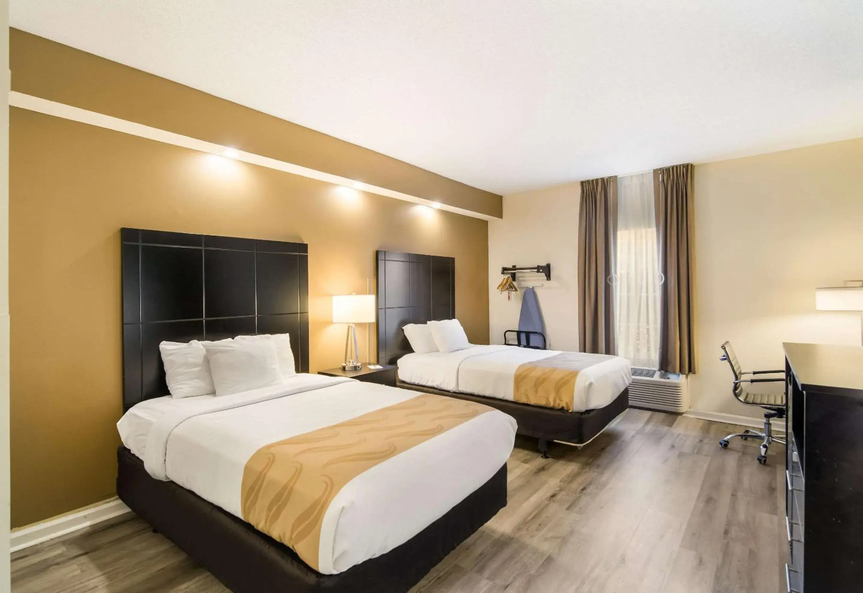 Double Room with Two Double Beds - Mobility Accessible/Non-Smoking in Quality Inn Crestview Near Eglin AFB Double Room with Two Double Beds - Mobility Accessible/Non-Smoking in Quality Inn Crestview Near Eglin AFB