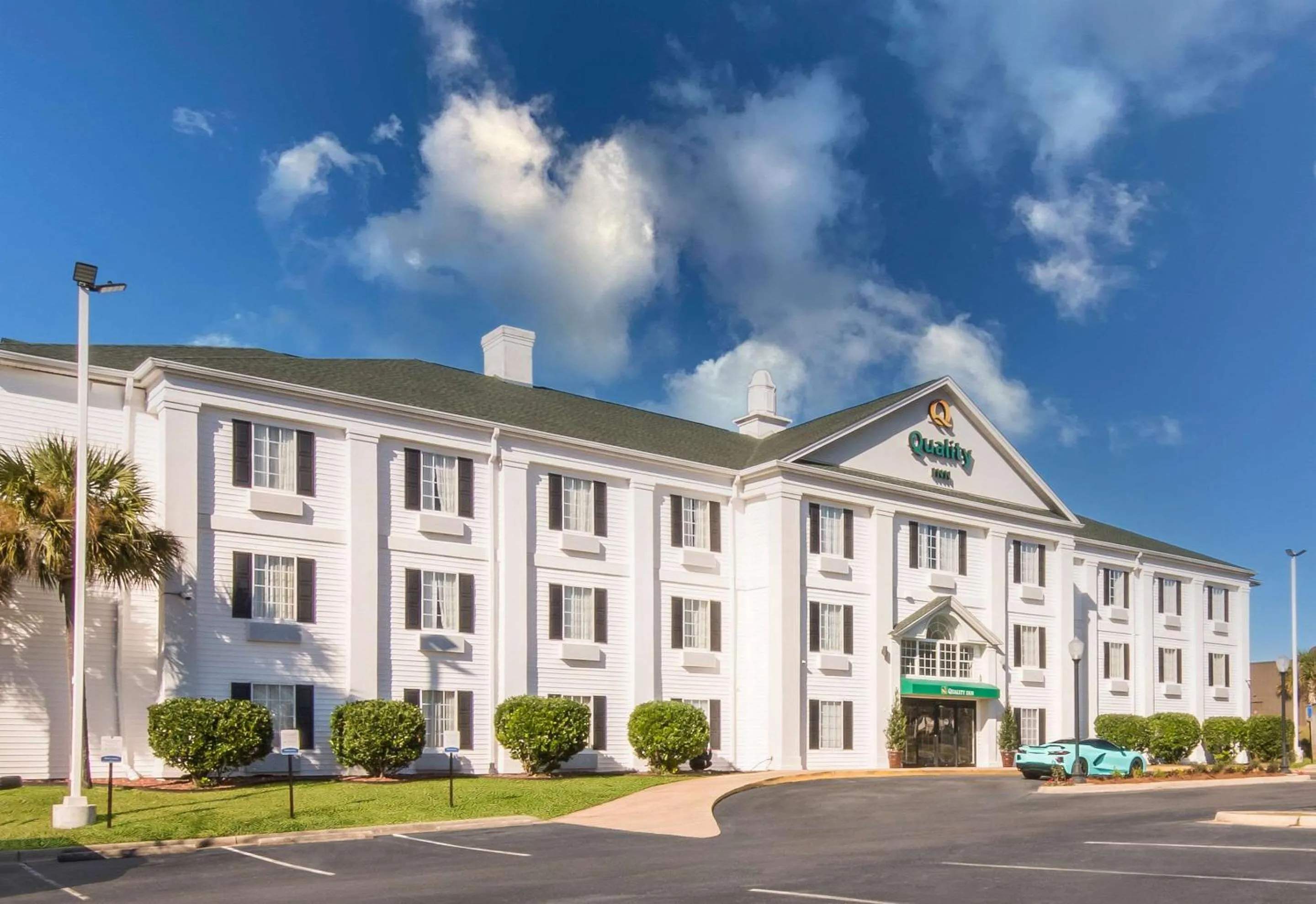 Property building in Quality Inn Crestview Near Eglin AFB