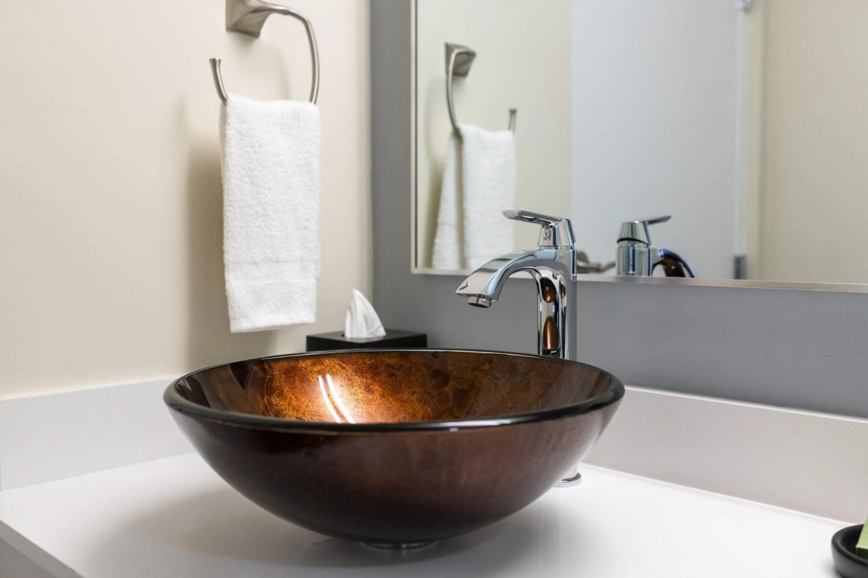 Bathroom in Equus Inn I75