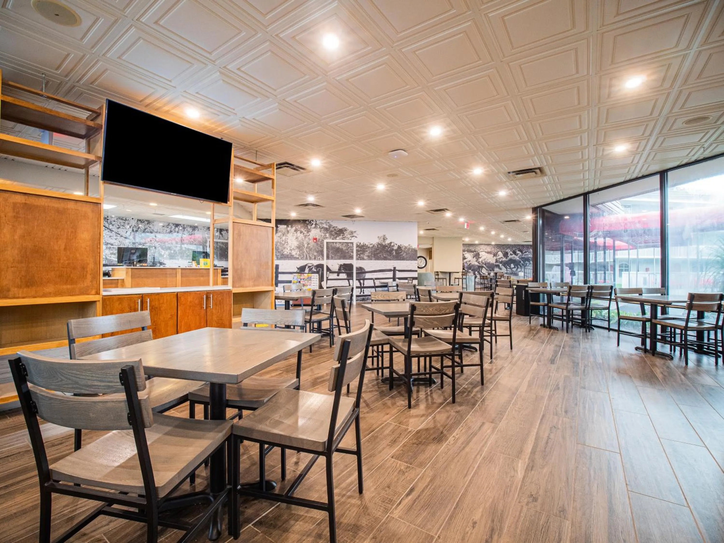 Buffet breakfast in Equus Inn I75