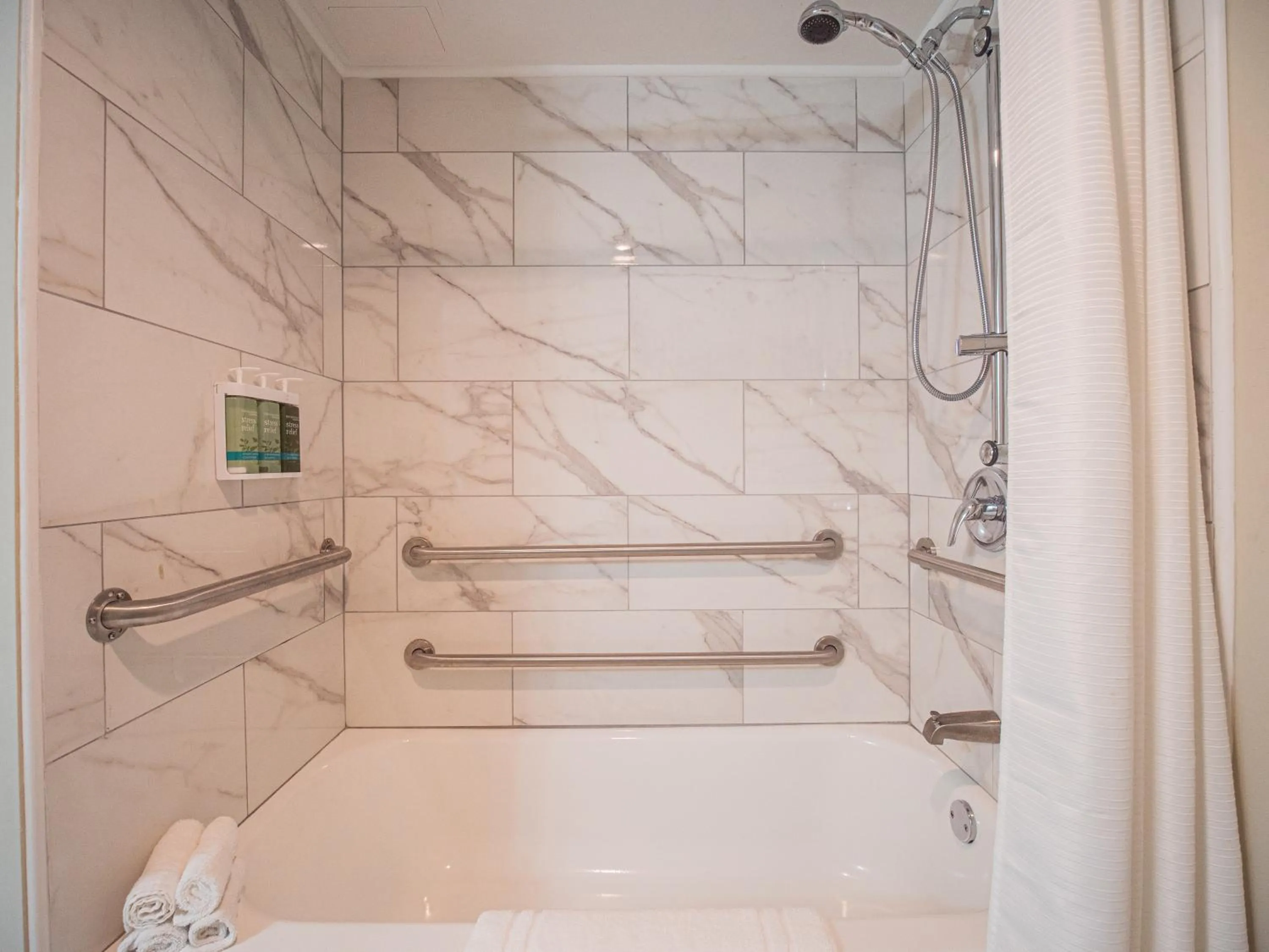 Bathroom in Equus Inn I75