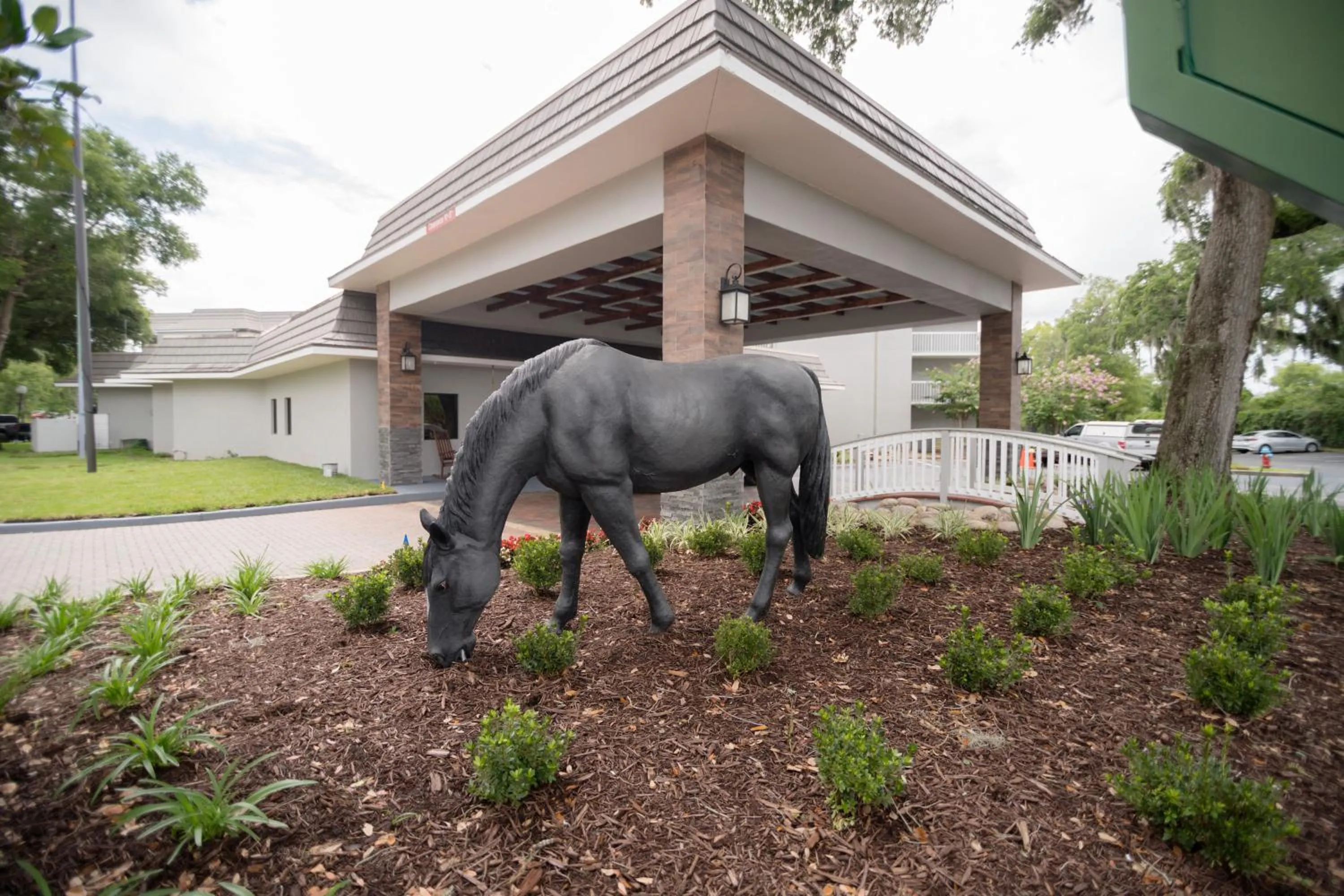 Property building in Equus Inn I75
