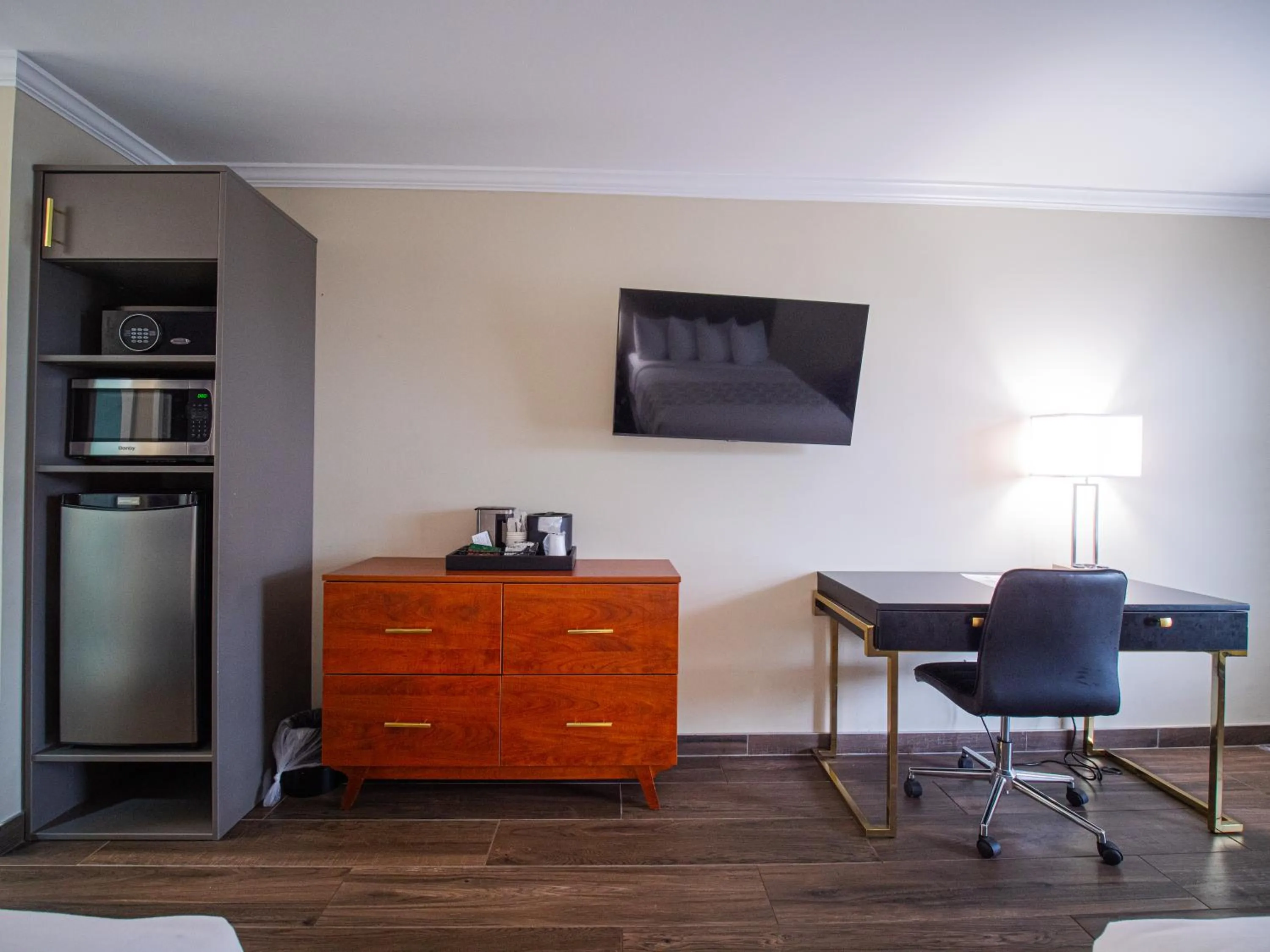 TV and multimedia in Equus Inn I75