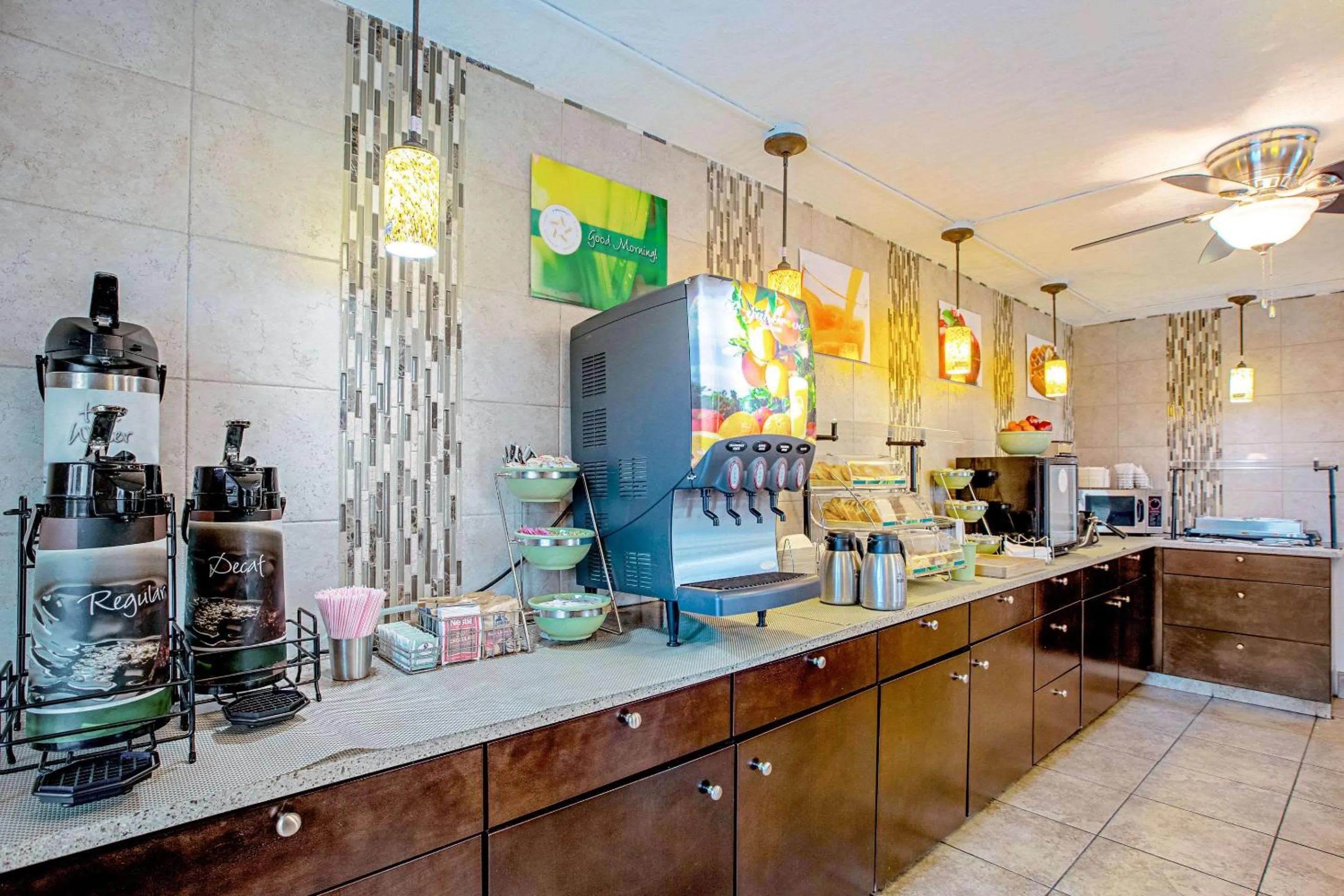 Restaurant/places to eat in Quality Inn & Suites Live Oak I-10 Exit 283