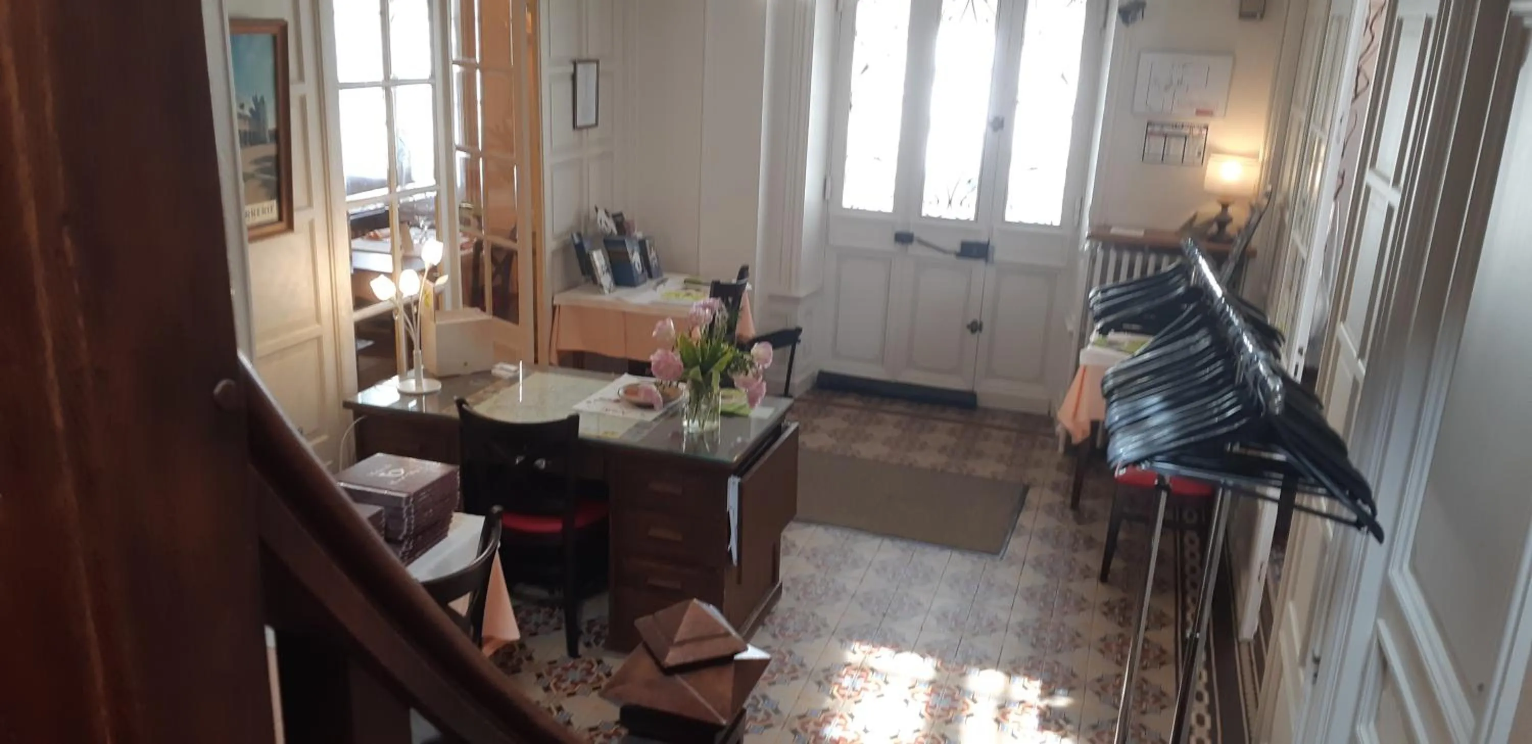 Lobby or reception in Logis hôtel LE COR D'ARGENT