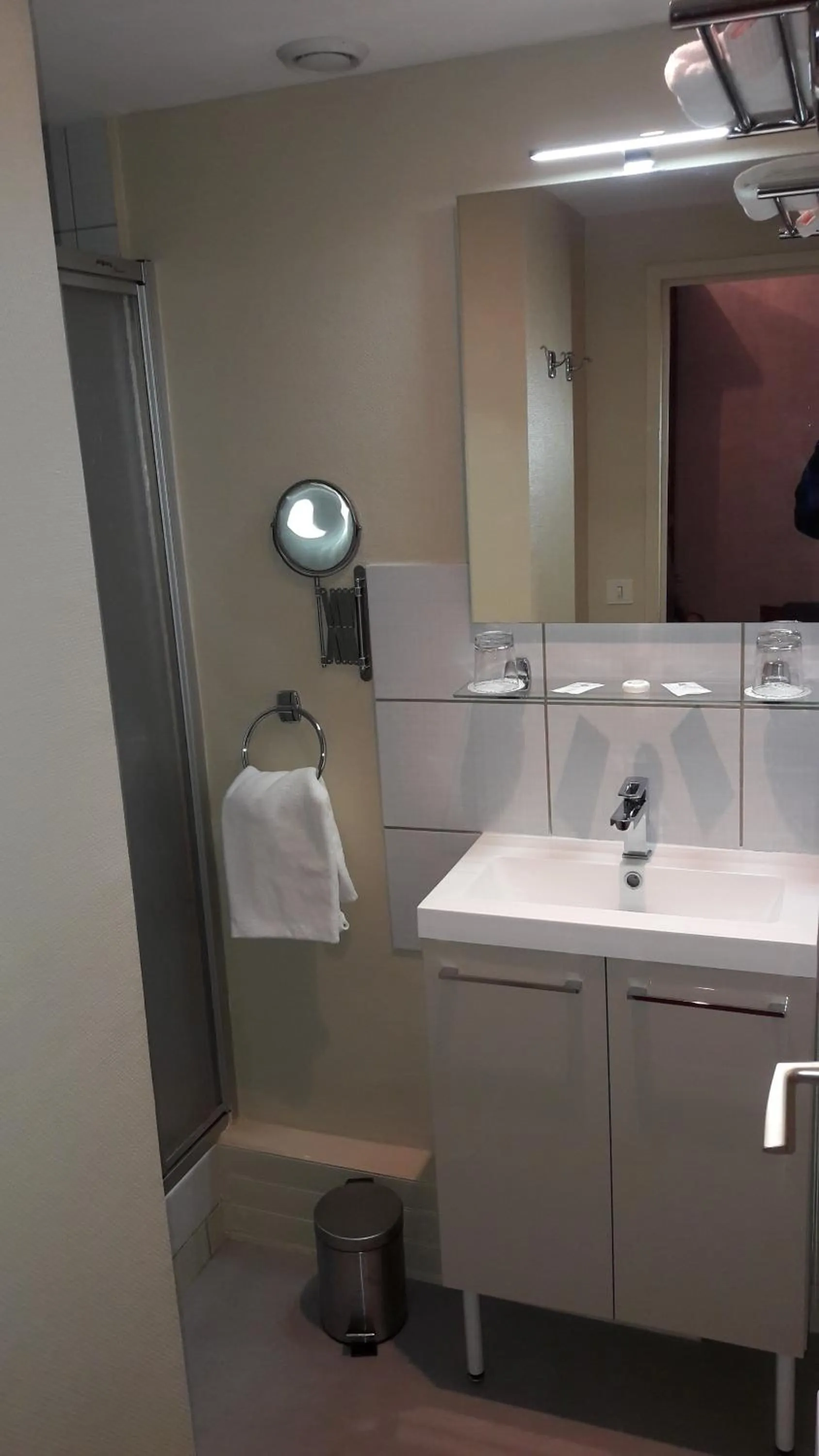 Bathroom in Logis hôtel LE COR D'ARGENT