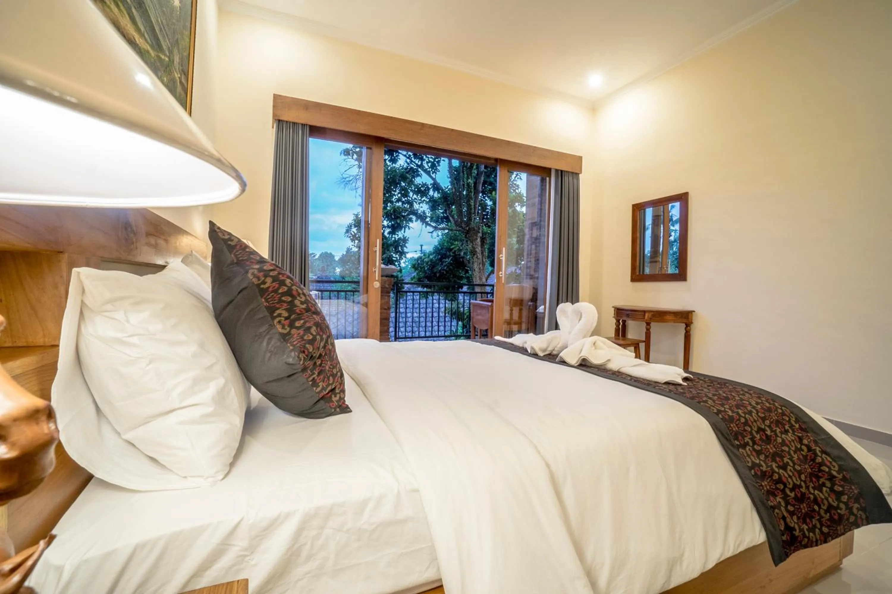 Photo of the whole room, Bed in Saka House