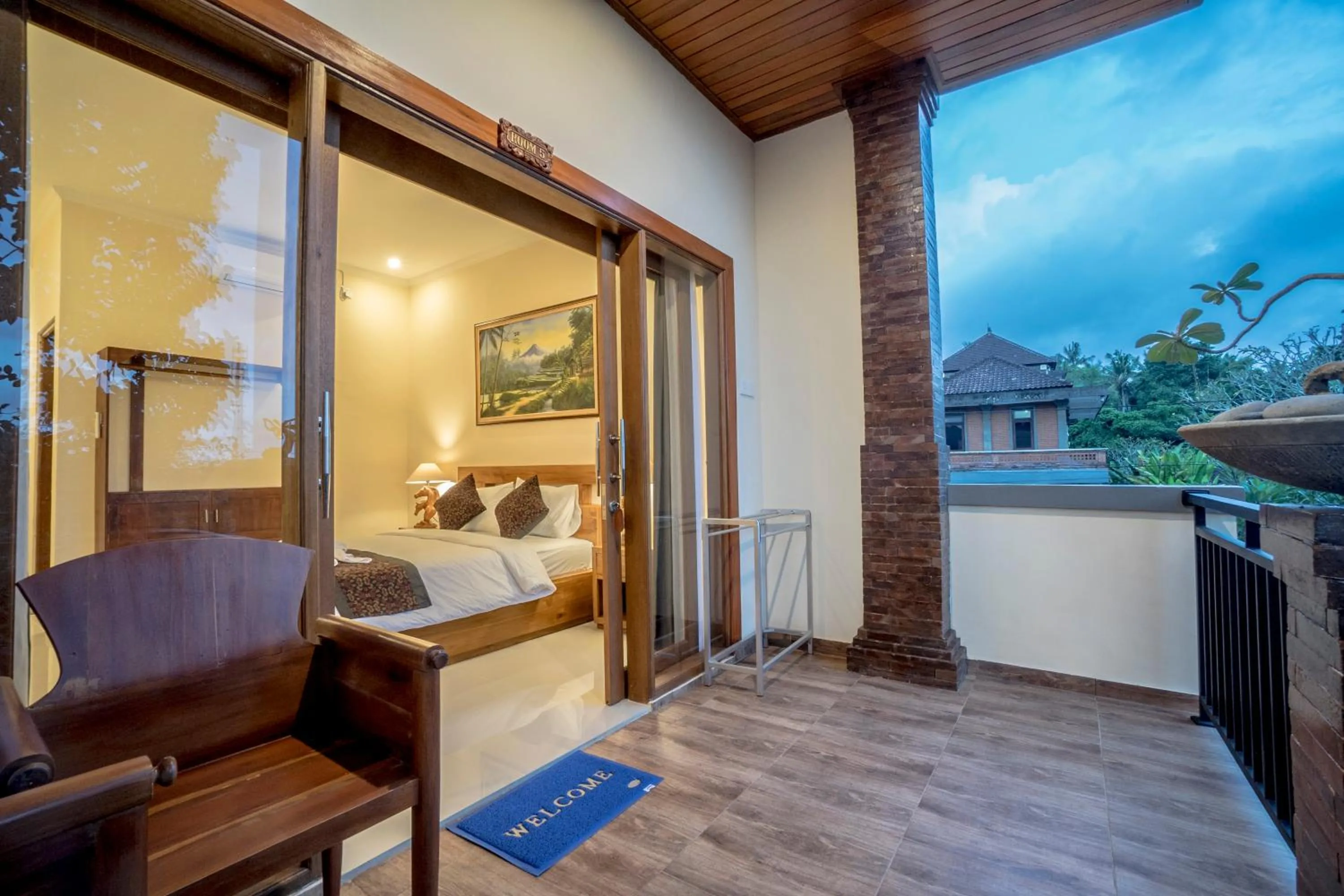 Balcony/Terrace, Bed in Saka House