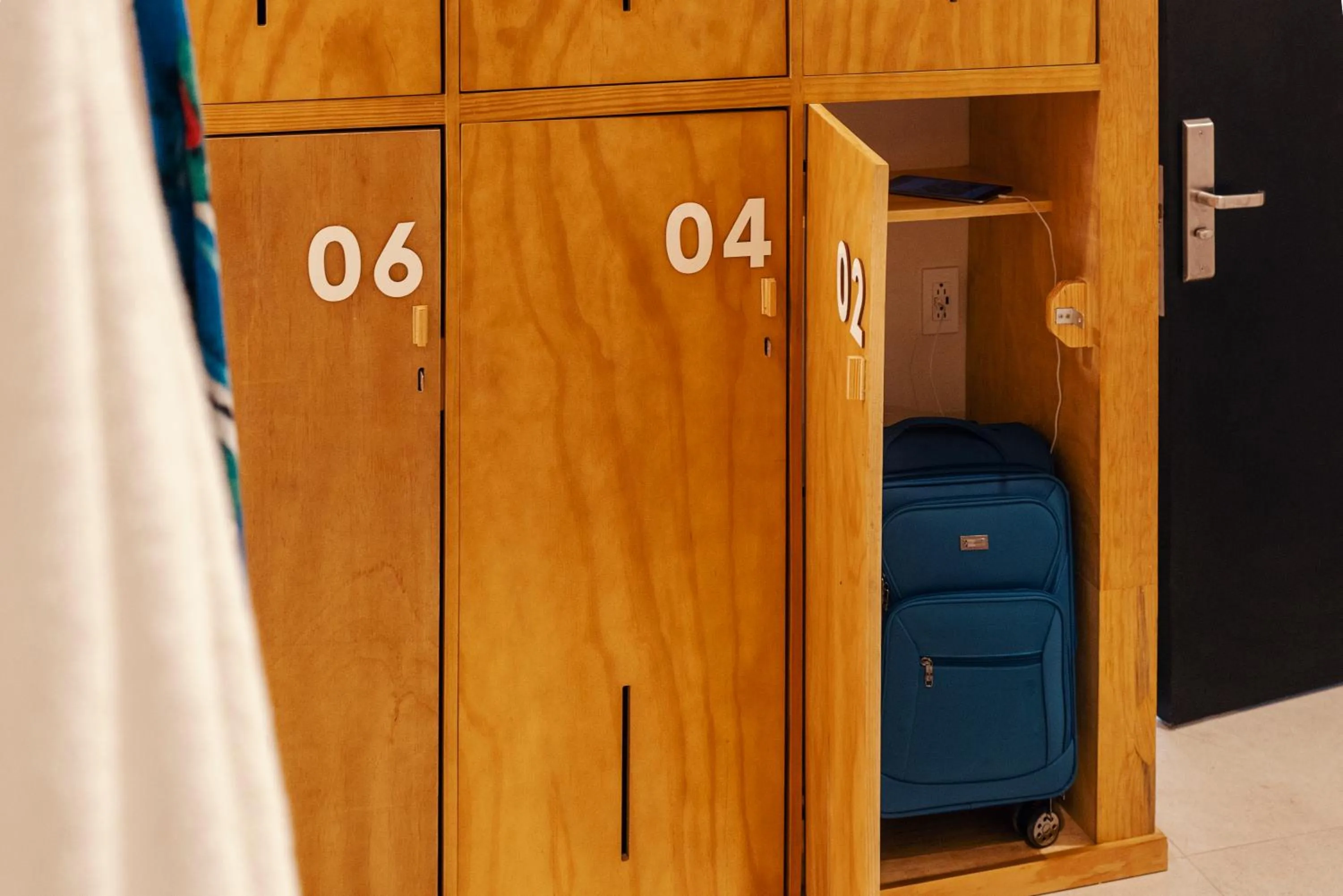 microwave in Mayan Monkey Tulum - Social Hotel