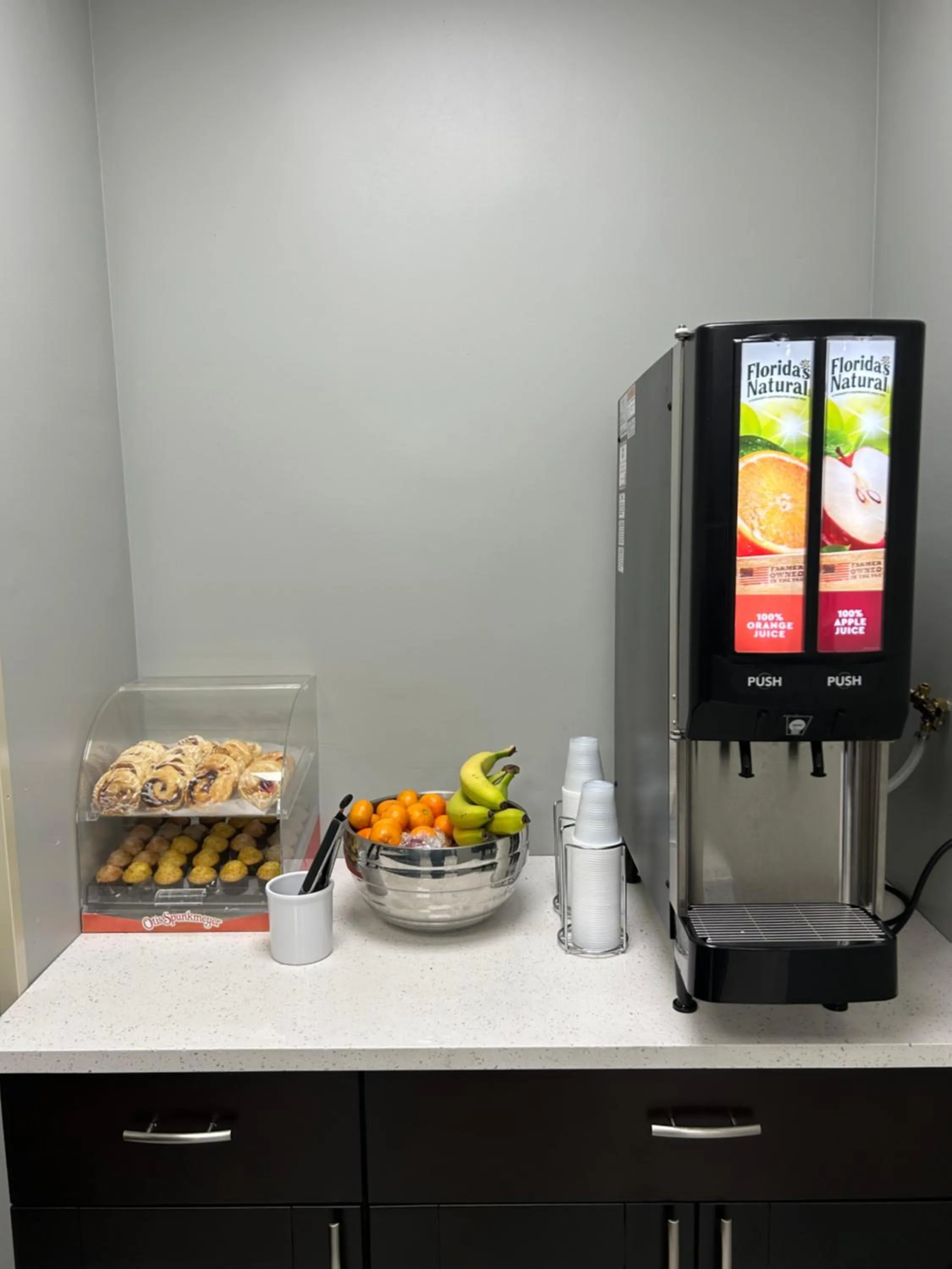 Food and drinks in Barclay Hotel Atlanta Downtown